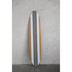 Décoration murale en bois laqué en forme de planche de surf