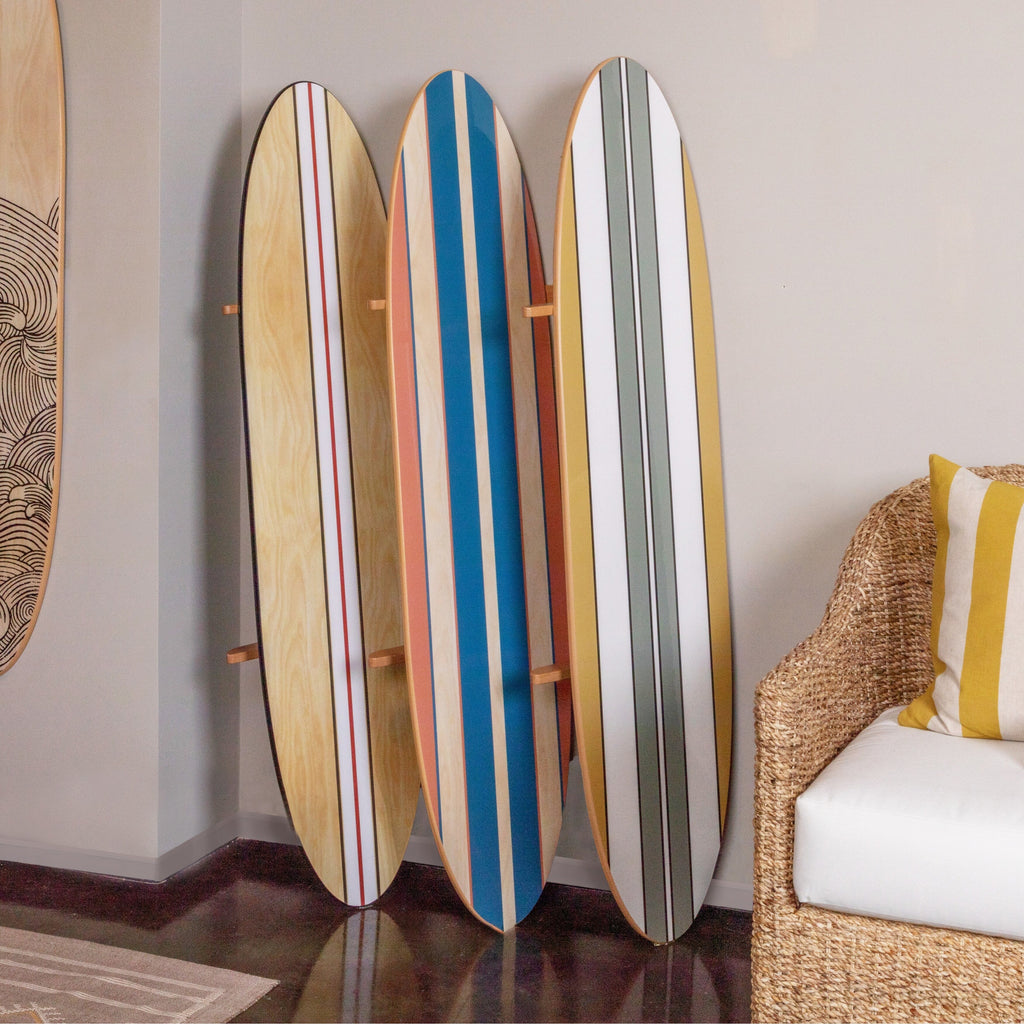 Décoration murale en bois laqué en forme de planche de surf