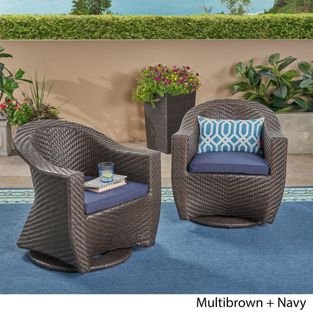 Chaise pivotante d'extérieur en osier Larchmont (lot de 2) par Christopher Knight Home