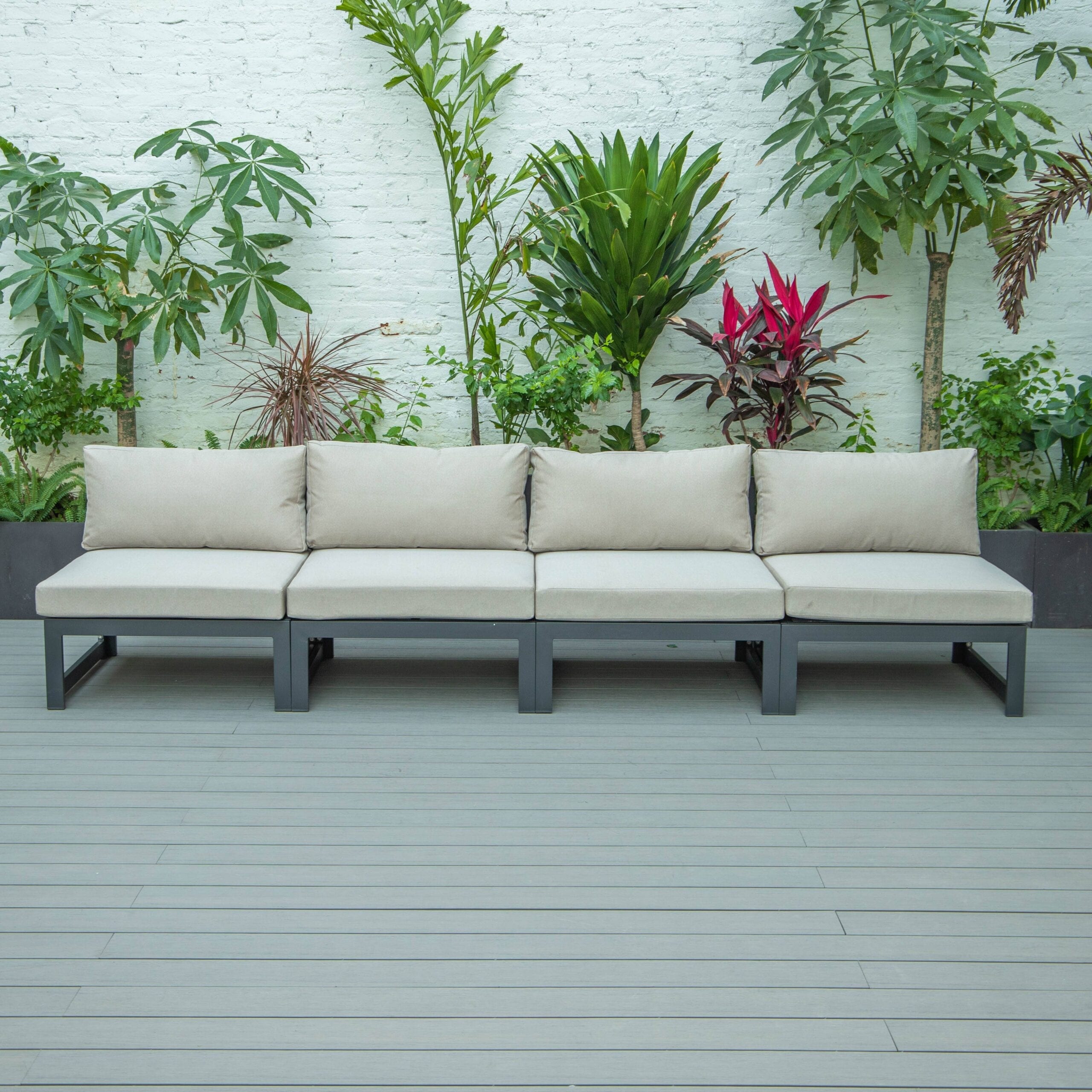 Ensemble de canapés sectionnels sans accoudoirs LeisureMod Chelsea 4 pièces avec coussins pour patio, porche, jardin