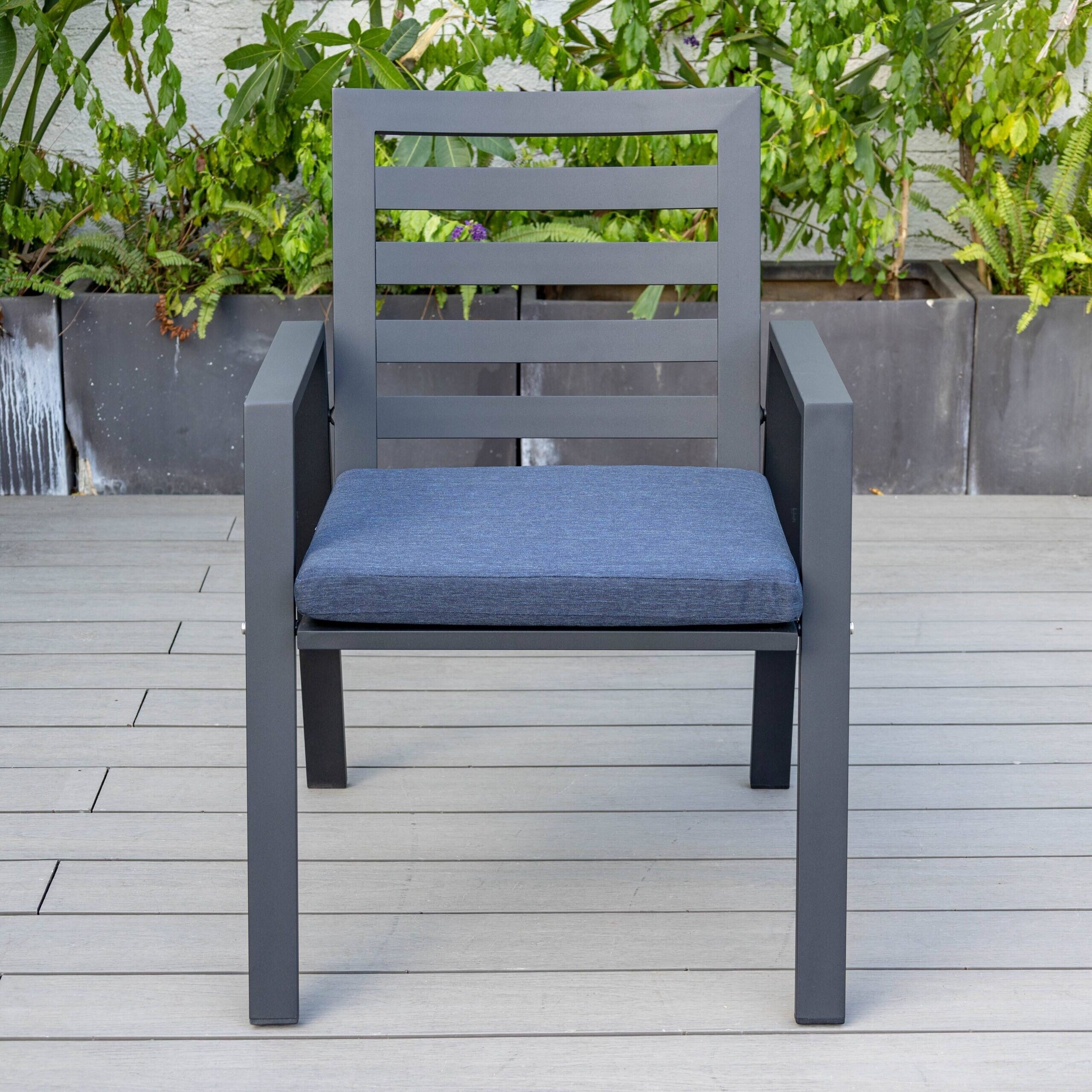 Ensemble de salle à manger d'extérieur 9 pièces en aluminium noir, série Chelsea par LeisureMod