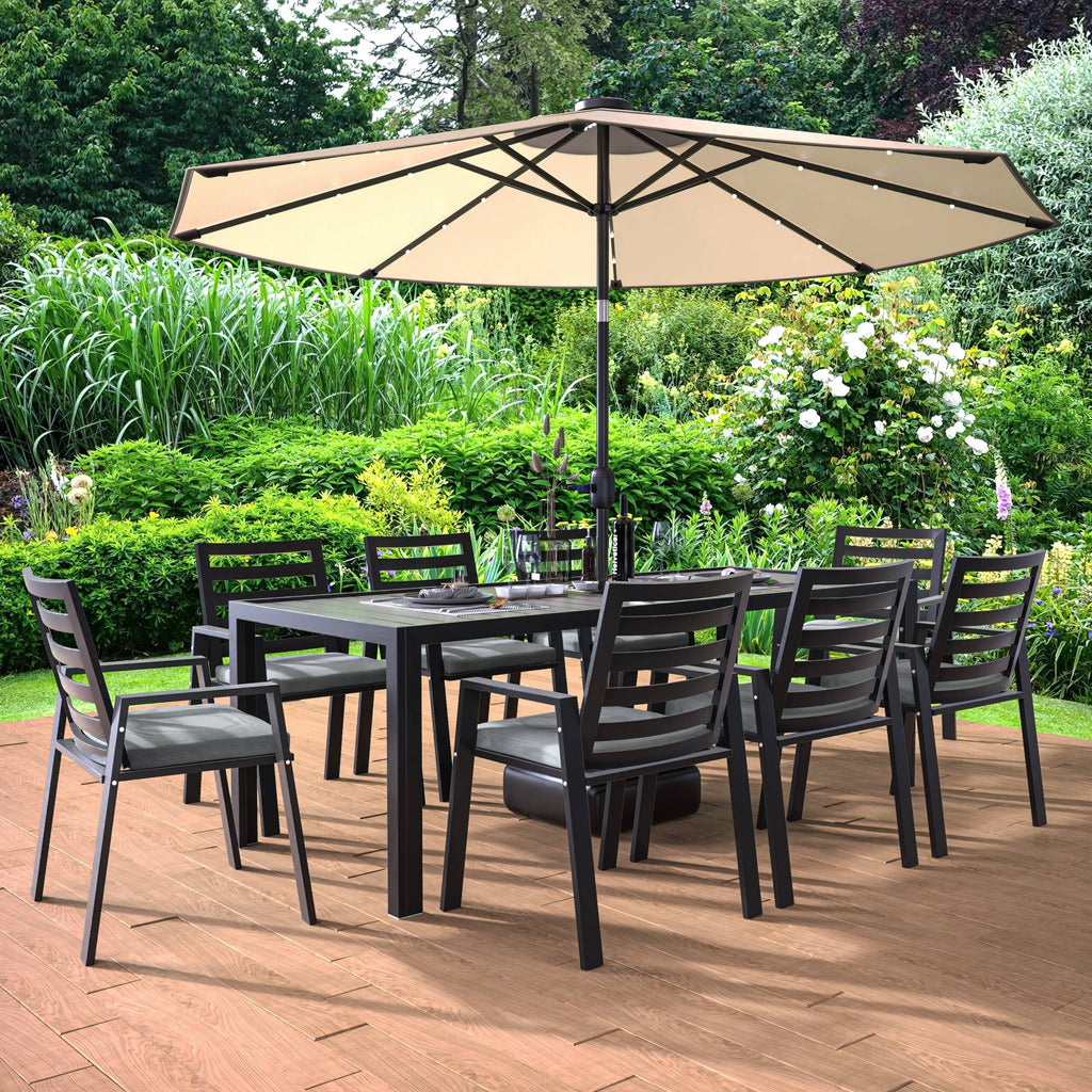 Ensemble de salle à manger d'extérieur 9 pièces en aluminium noir, série Chelsea par LeisureMod