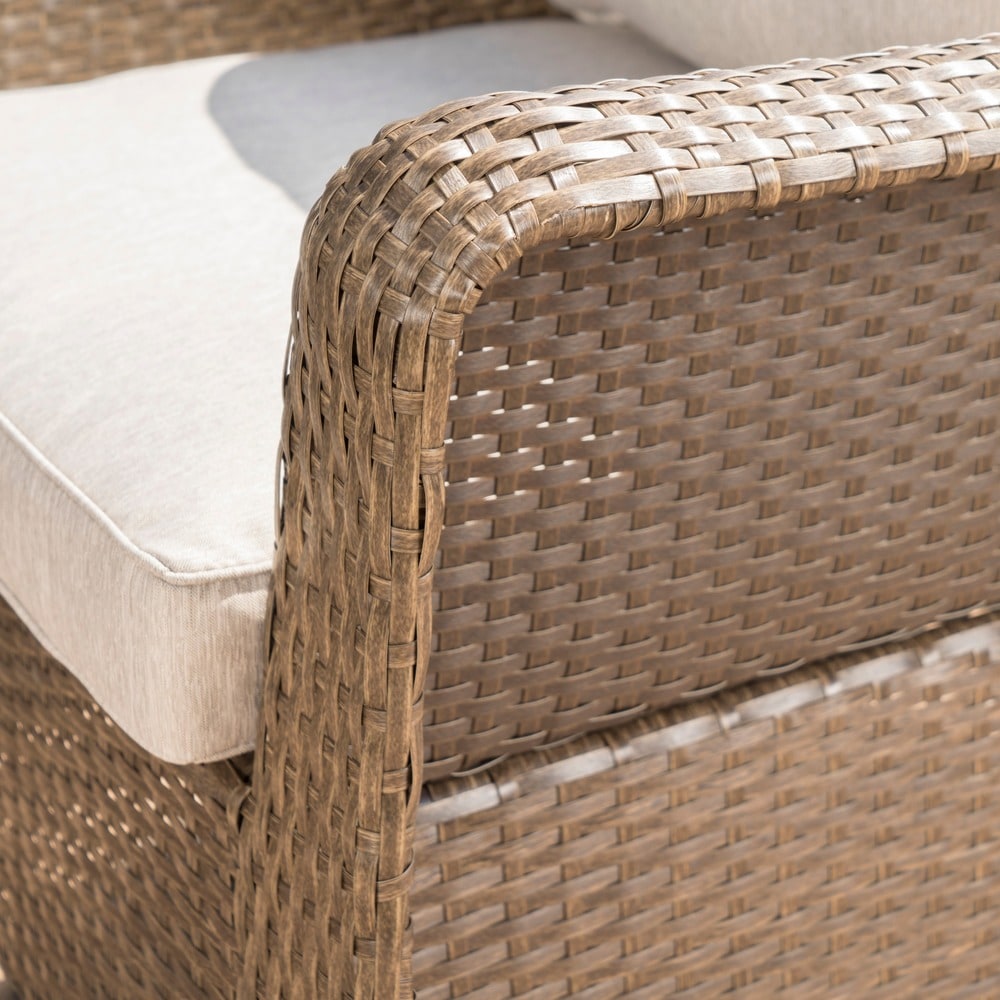 Ensemble de 3 chaises pivotantes d'extérieur Liam en osier avec coussin par Christopher Knight Home