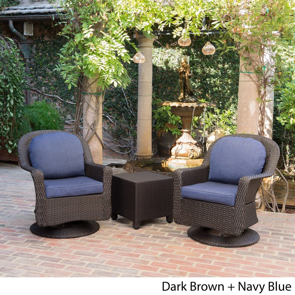 Ensemble de 3 chaises pivotantes d'extérieur Liam en osier avec coussin par Christopher Knight Home