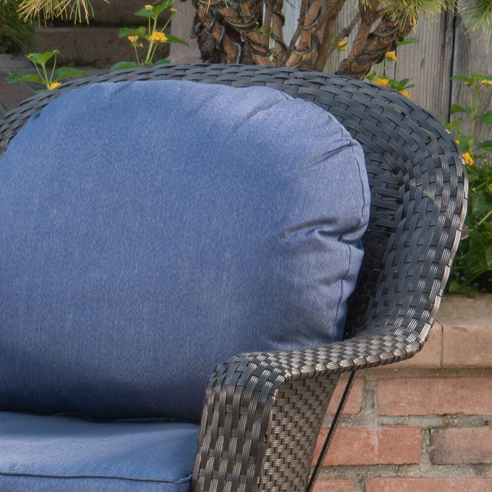 Ensemble de 3 chaises pivotantes d'extérieur Liam en osier avec coussin par Christopher Knight Home