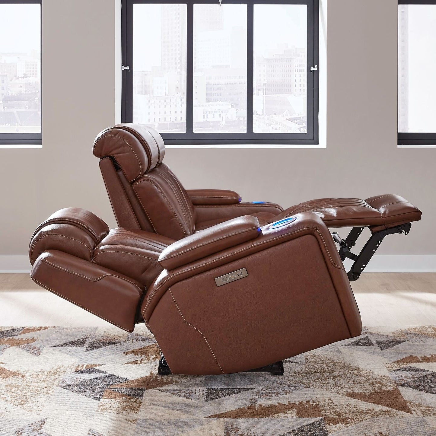 Canapé électrique Caswell de Liberty Furniture, cuir châtaignier - Largeur 91 x Profondeur 40 x Hauteur 42