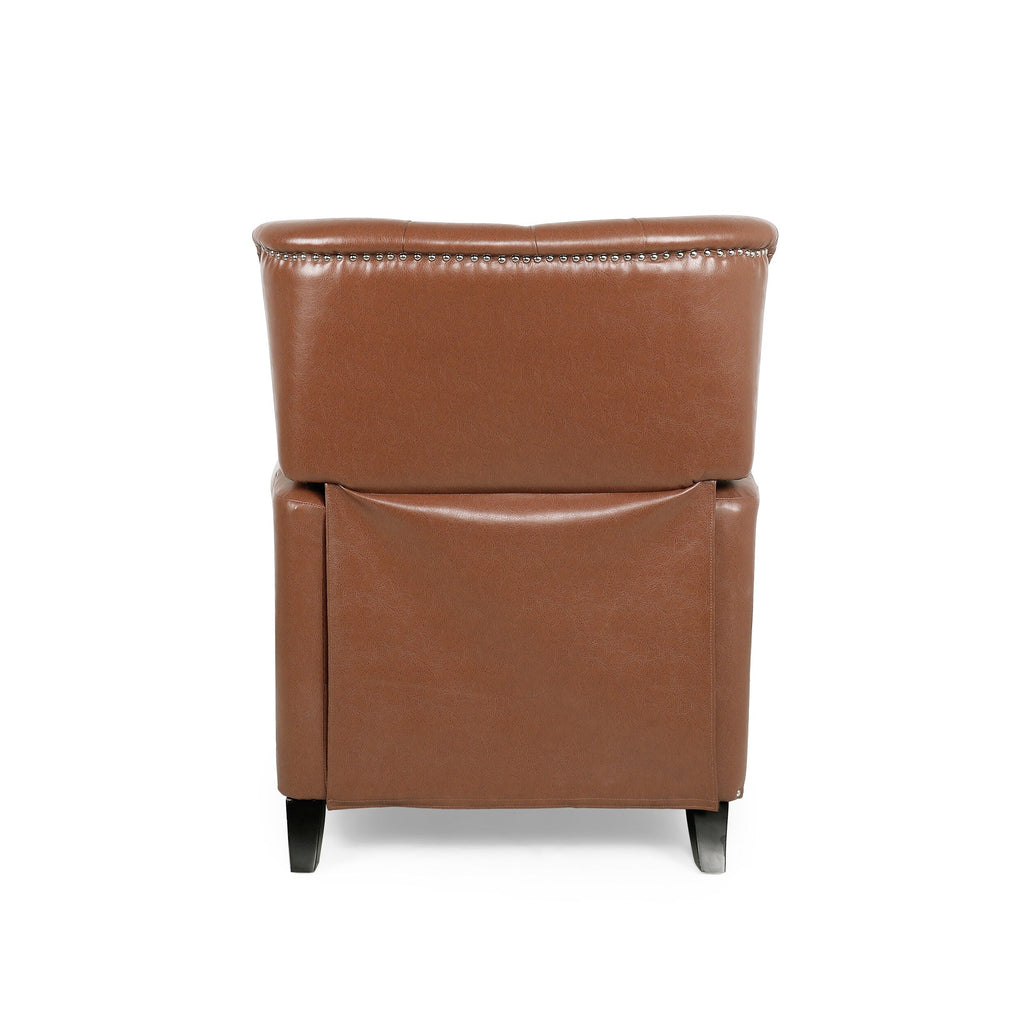 Fauteuil inclinable rembourré en cuir synthétique marron clair avec repose-pieds, dossier capitonné et détails cloutés