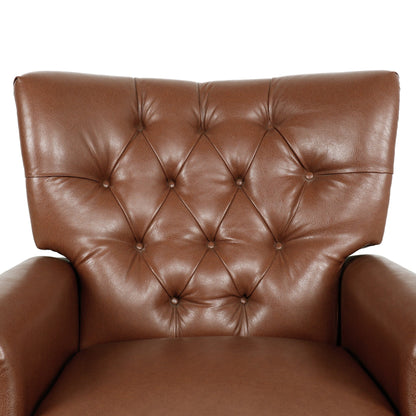 Fauteuil inclinable rembourré en cuir synthétique marron clair avec repose-pieds, dossier capitonné et détails cloutés