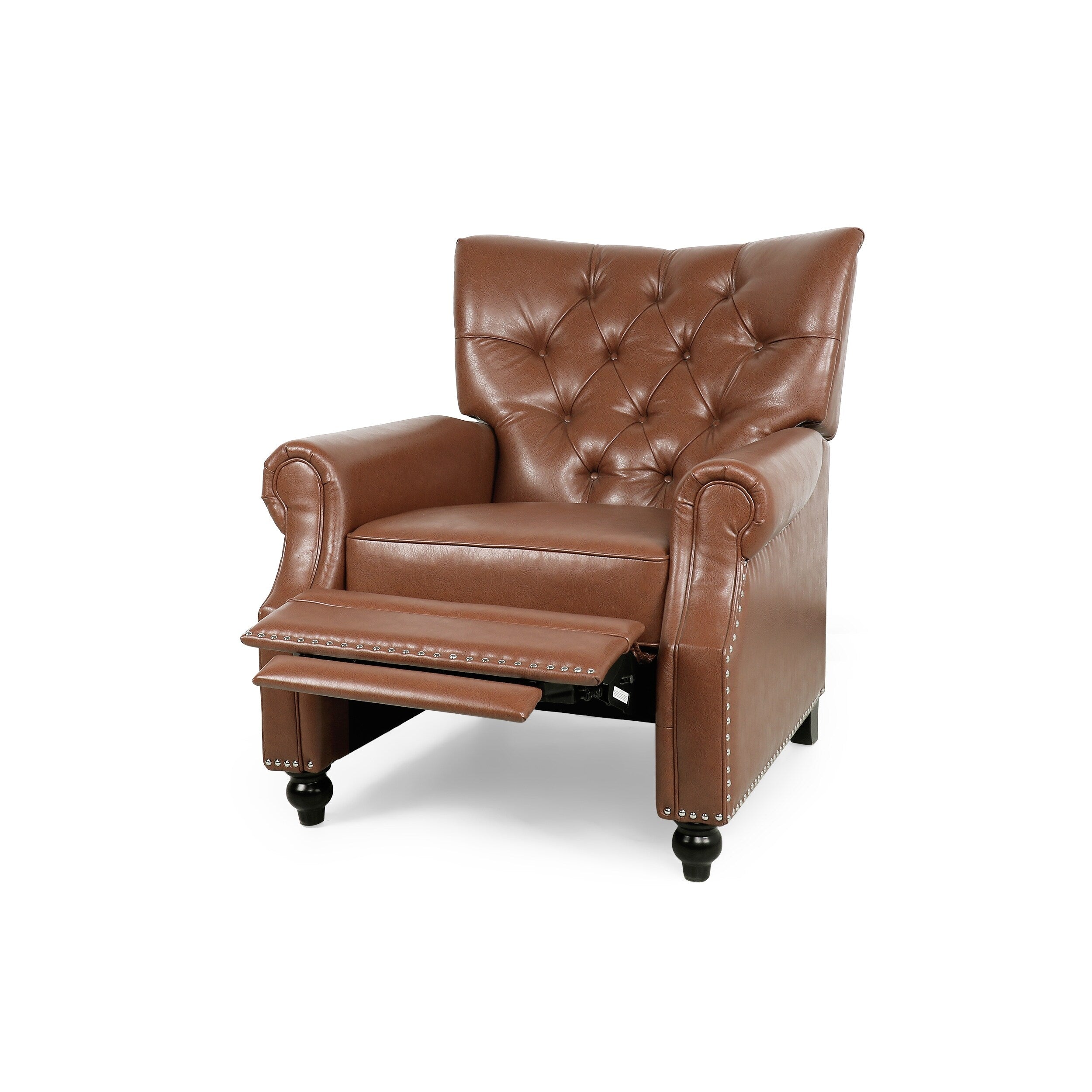 Fauteuil inclinable rembourré en cuir synthétique marron clair avec repose-pieds, dossier capitonné et détails cloutés