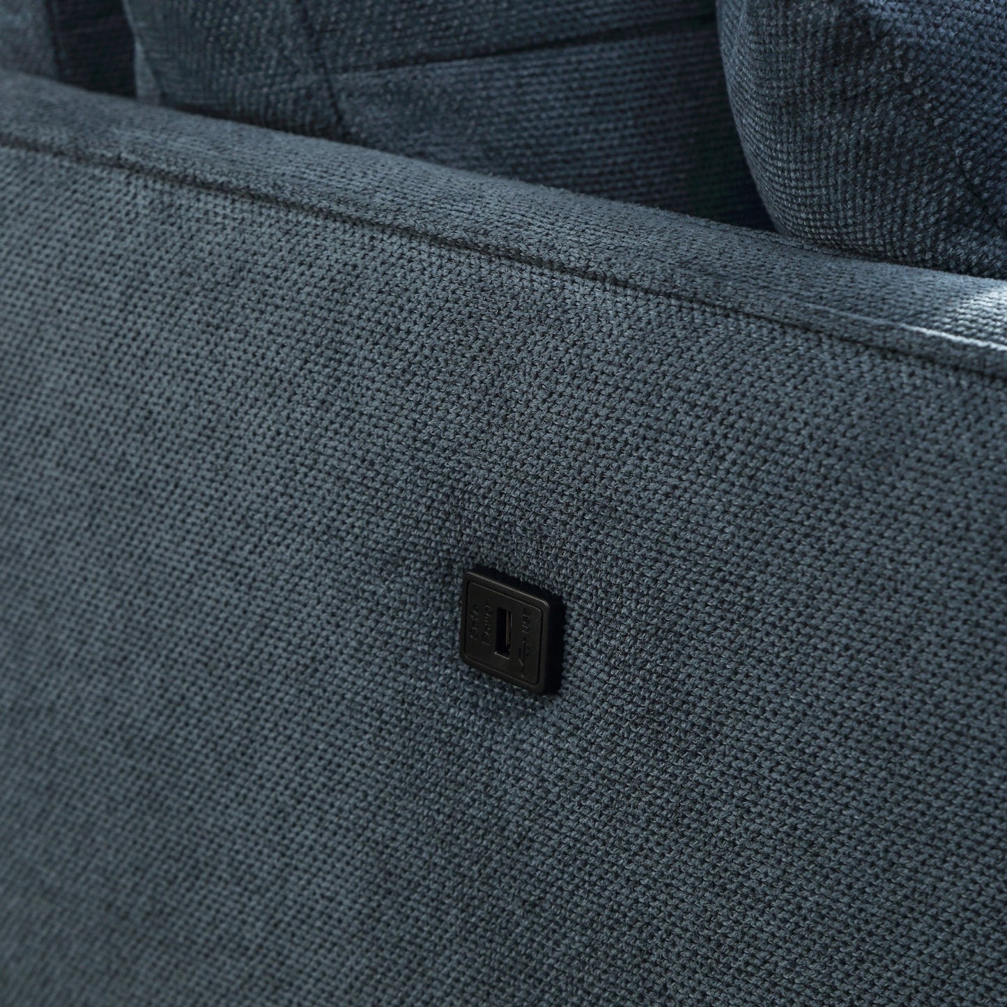 Canapé 3 places en tissu imperméable Living Space avec port de charge USB