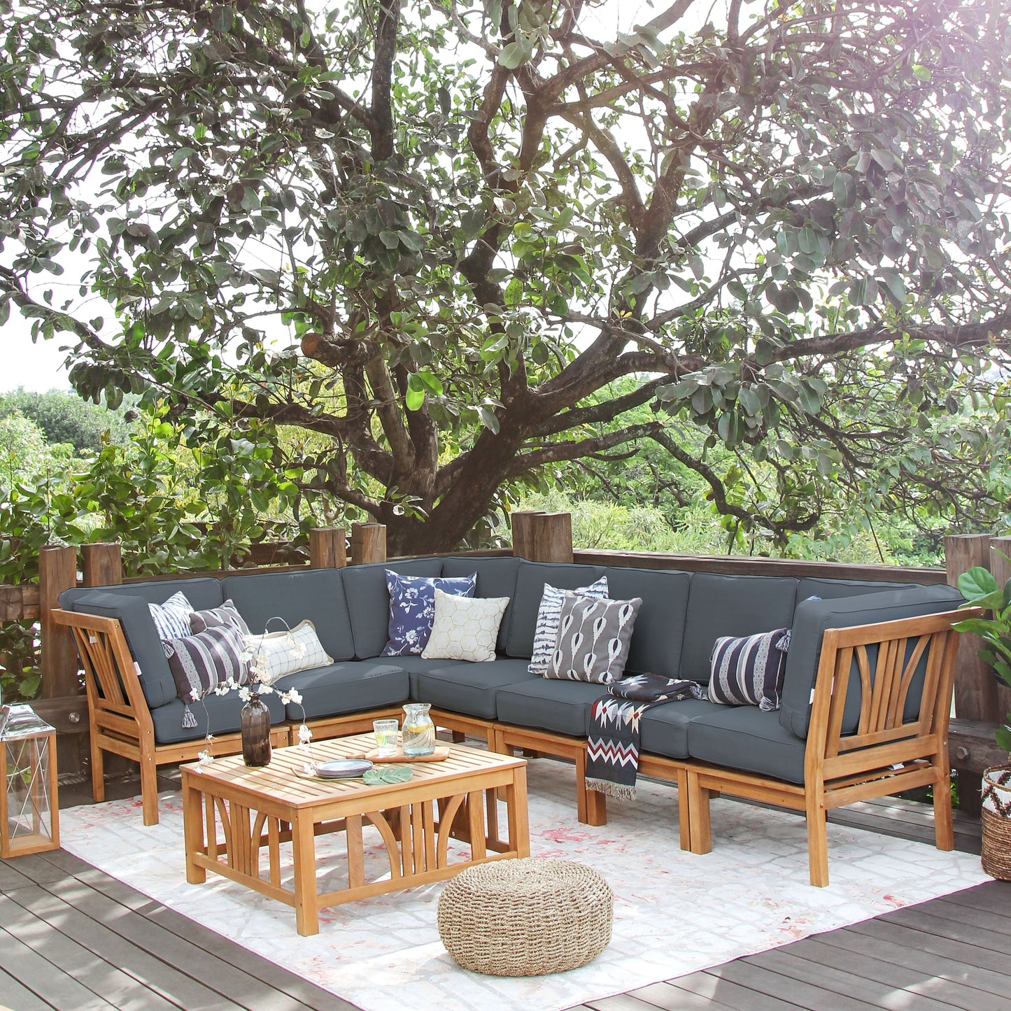 Ensemble de salon de jardin Cambridge Casual Lowell 8 pièces en teck avec coussin