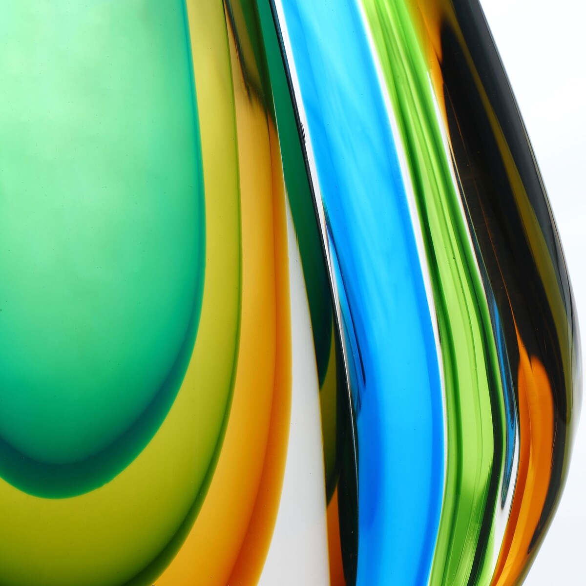 Sculpture en verre soufflé à la main en forme de larme de flamme verte de Luxury Lane, de 10 à 18 pouces de hauteur