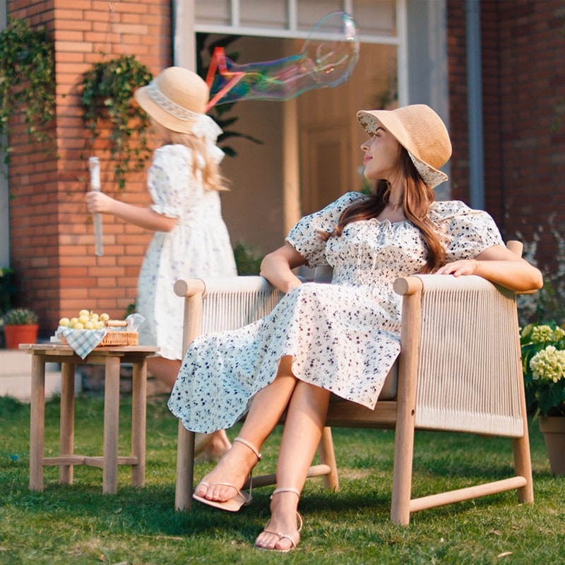 Chaise d'extérieur Lynn Outdoor en bois d'acacia