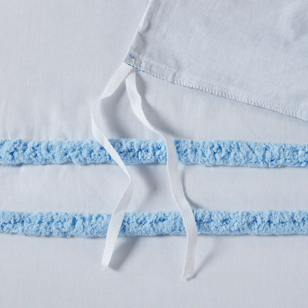Parure de lit Mackenzie en coton avec bordure en chenille par Intelligent Design Kids