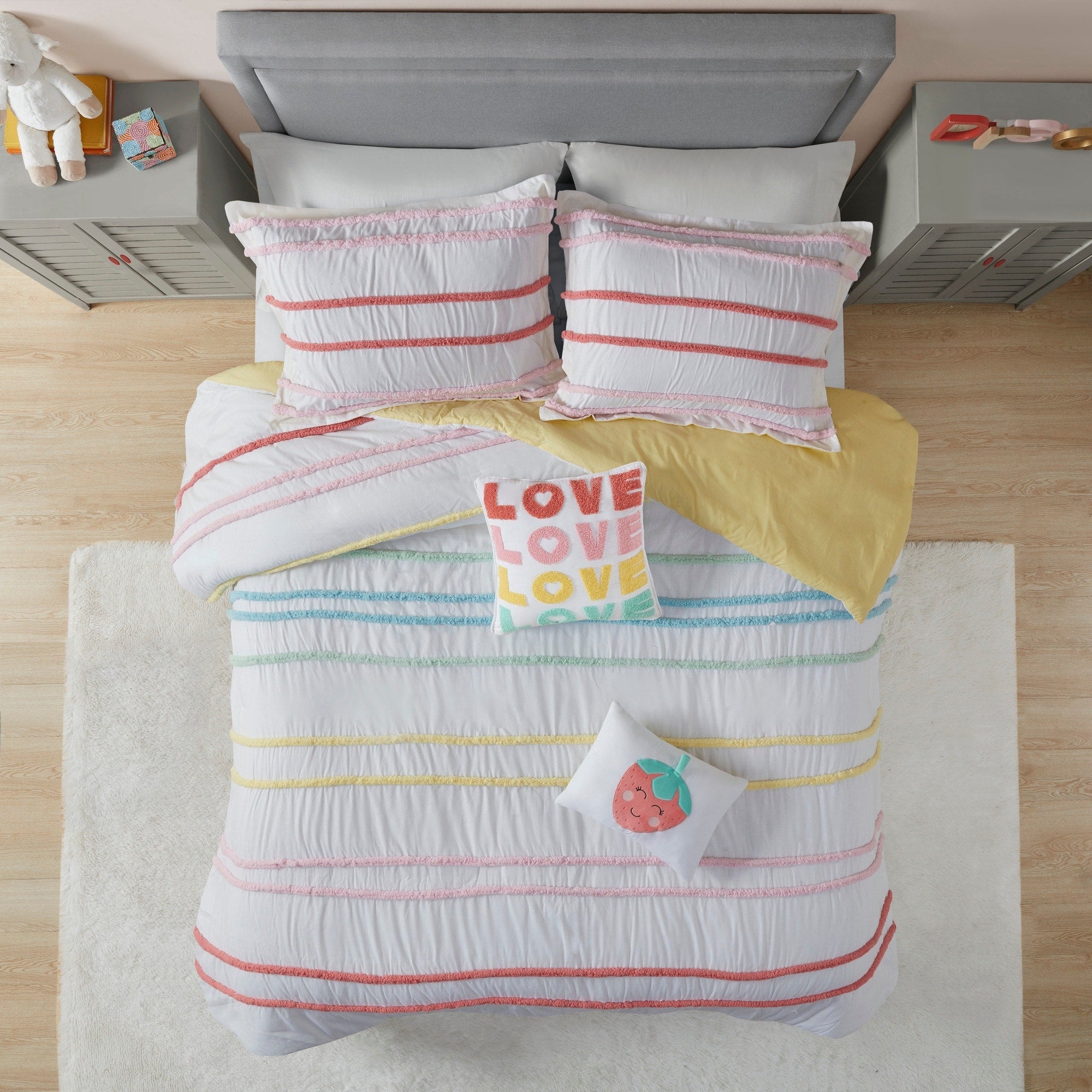 Parure de lit Mackenzie en coton avec bordure en chenille par Intelligent Design Kids