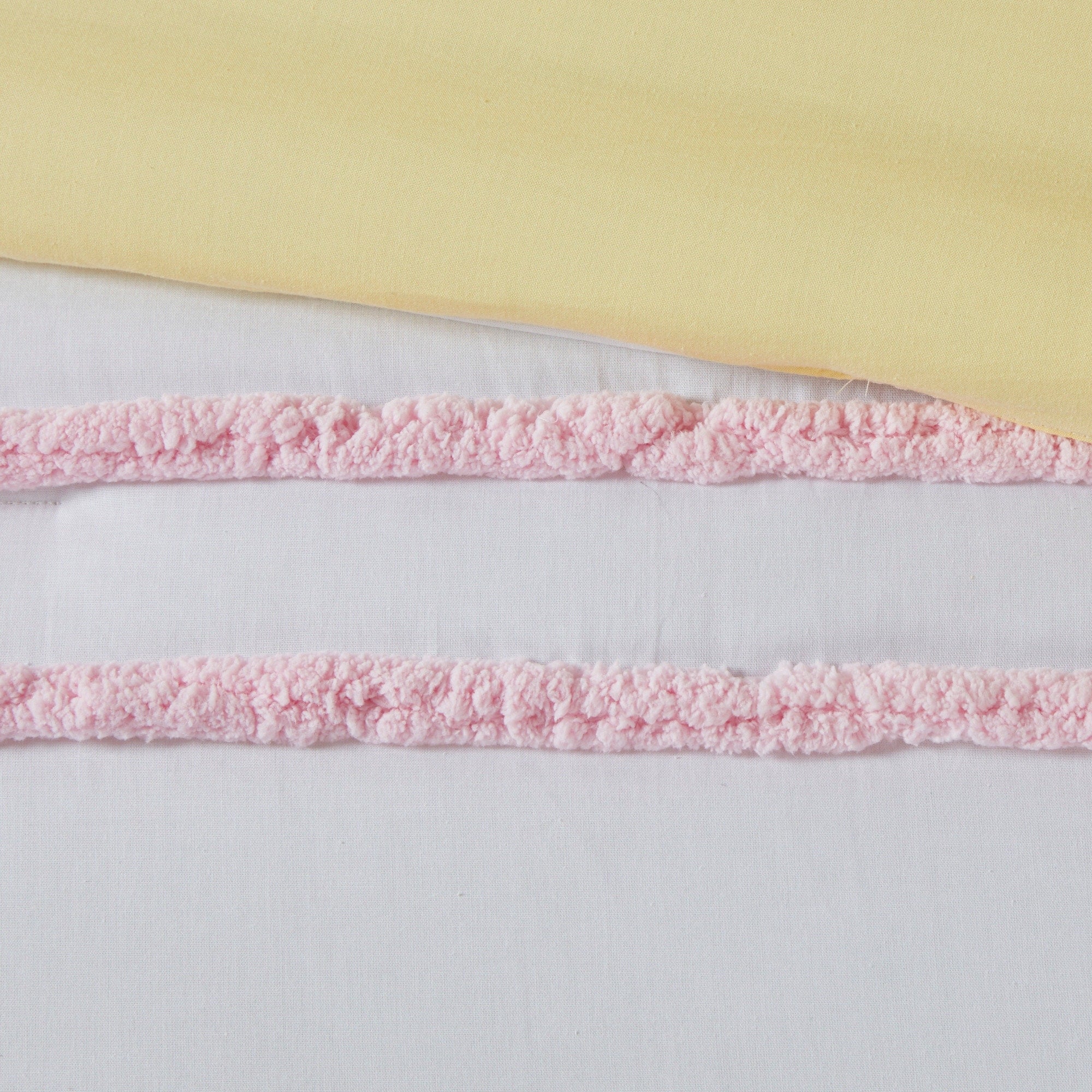 Parure de lit Mackenzie en coton avec bordure en chenille par Intelligent Design Kids