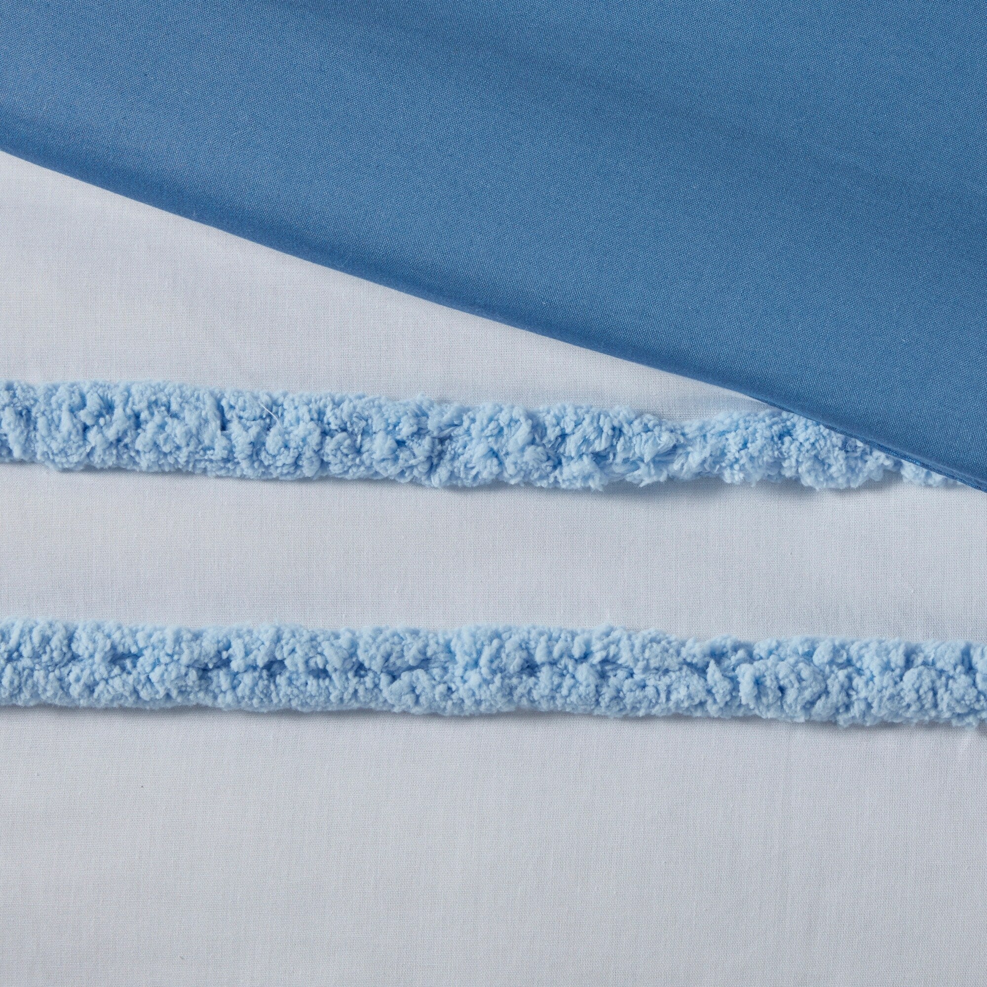 Parure de lit Mackenzie en coton avec bordure en chenille par Intelligent Design Kids