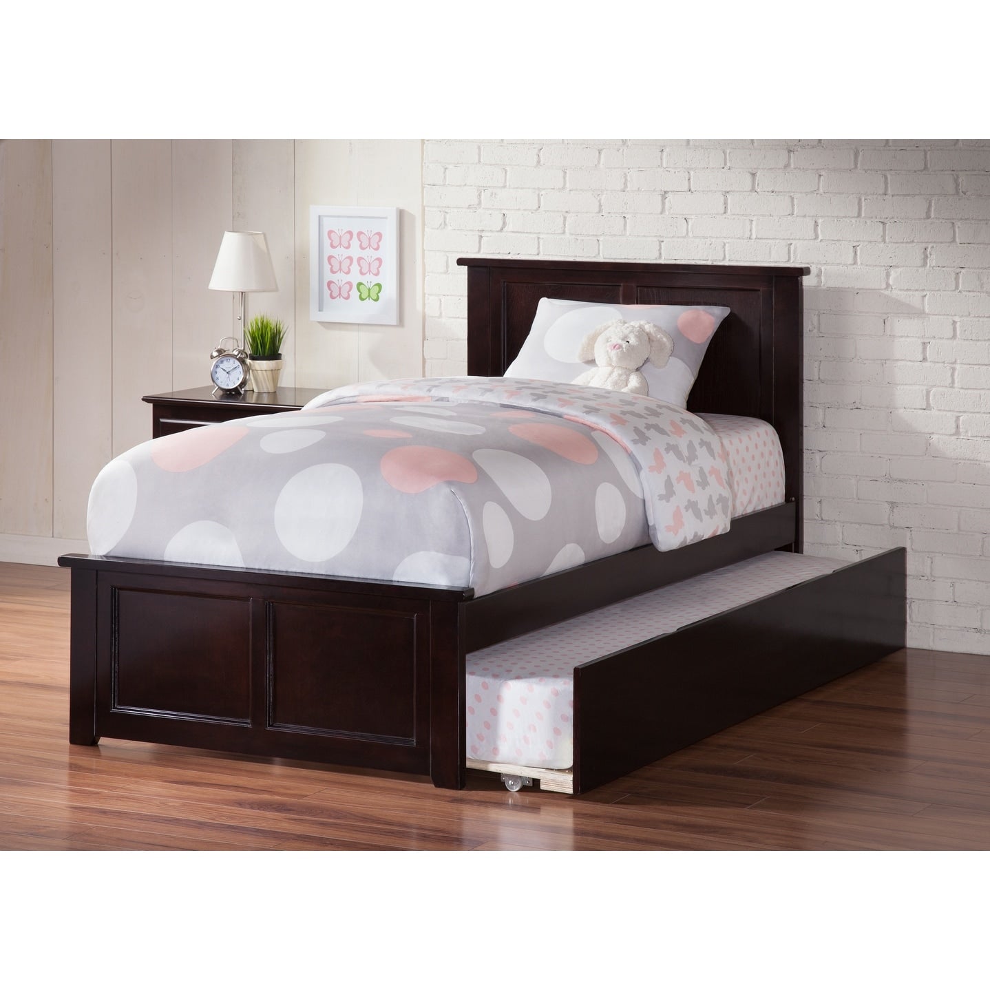 Lit plateforme AFI Madison avec pied de lit et lit gigogne assortis