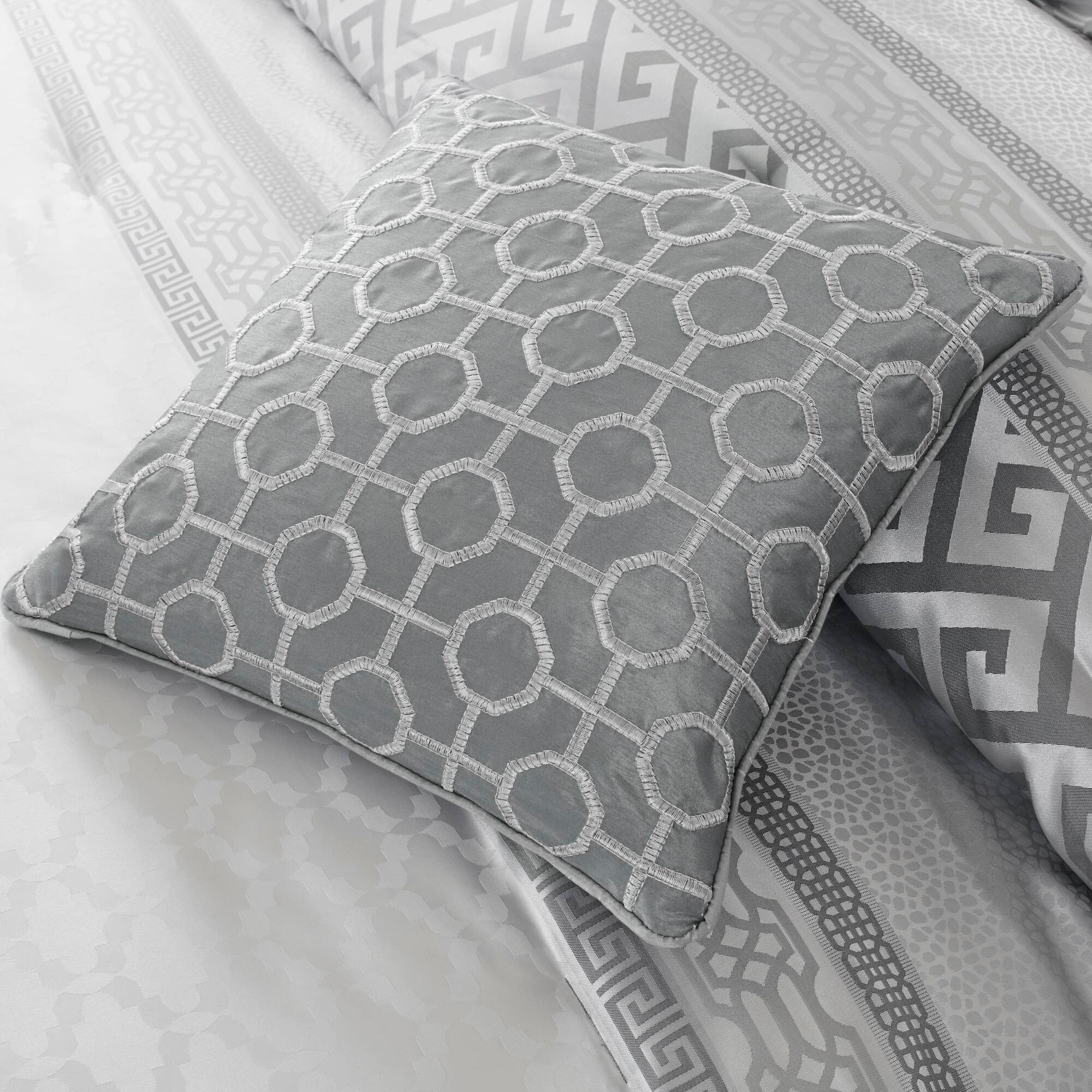 Ensemble de couette jacquard géométrique Madison Park Christian 7 pièces