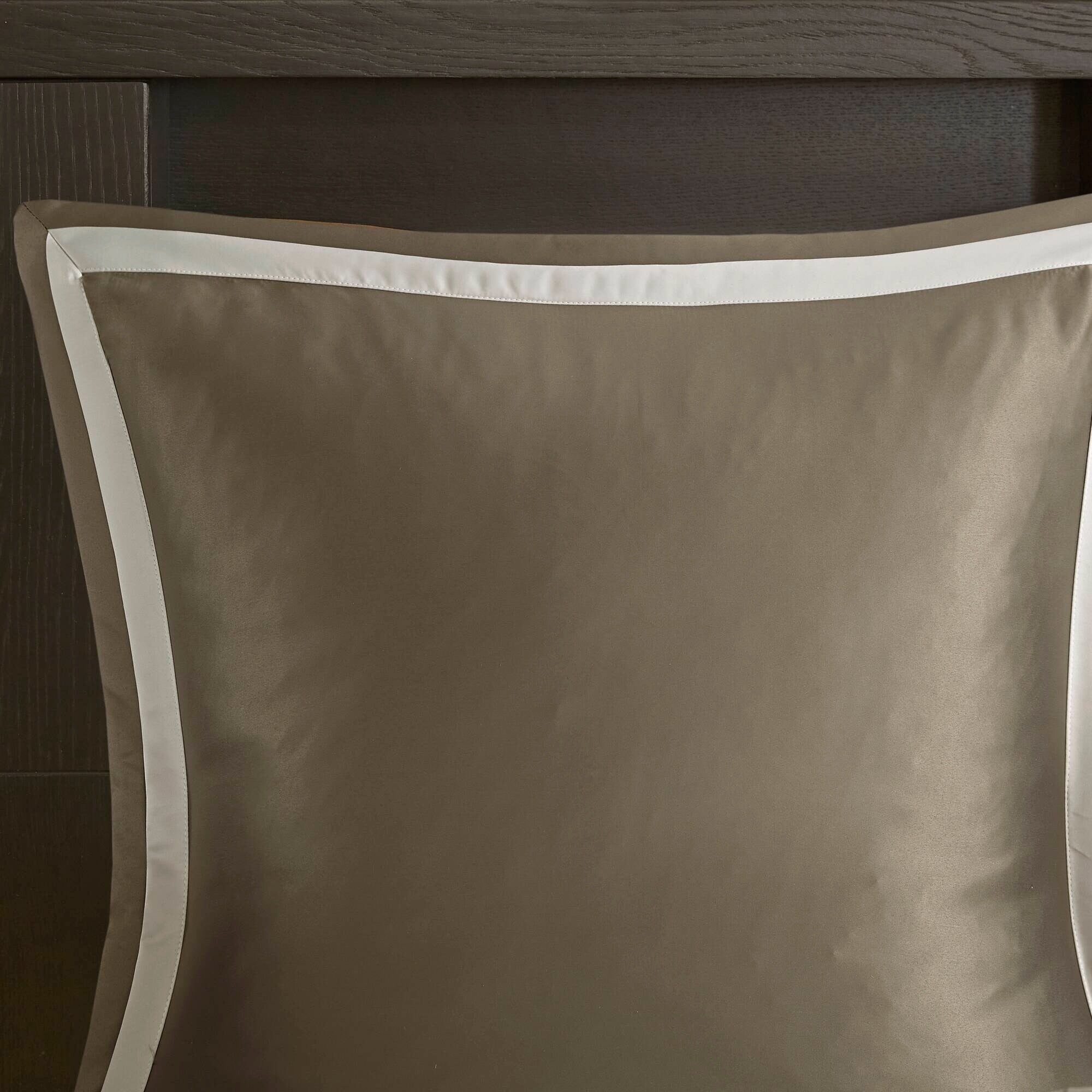 Ensemble de couette jacquard Madison Park Dillon 8 pièces