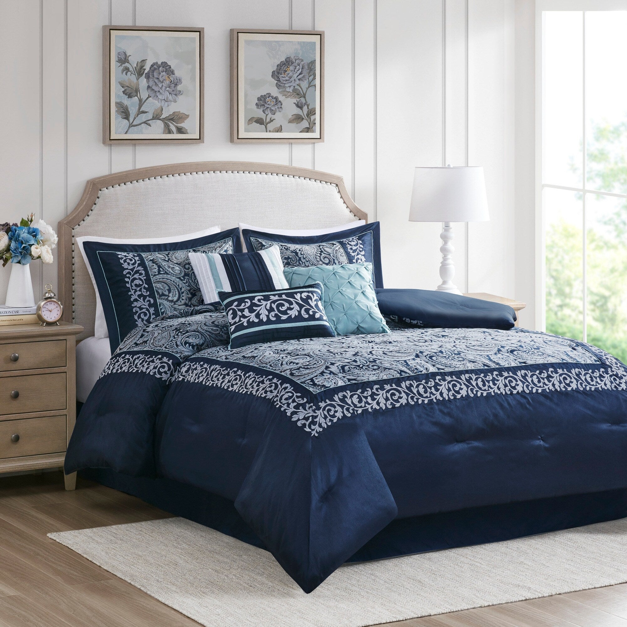 Parure de lit Madison Park Elaine bleu marine 7 pièces en jacquard
