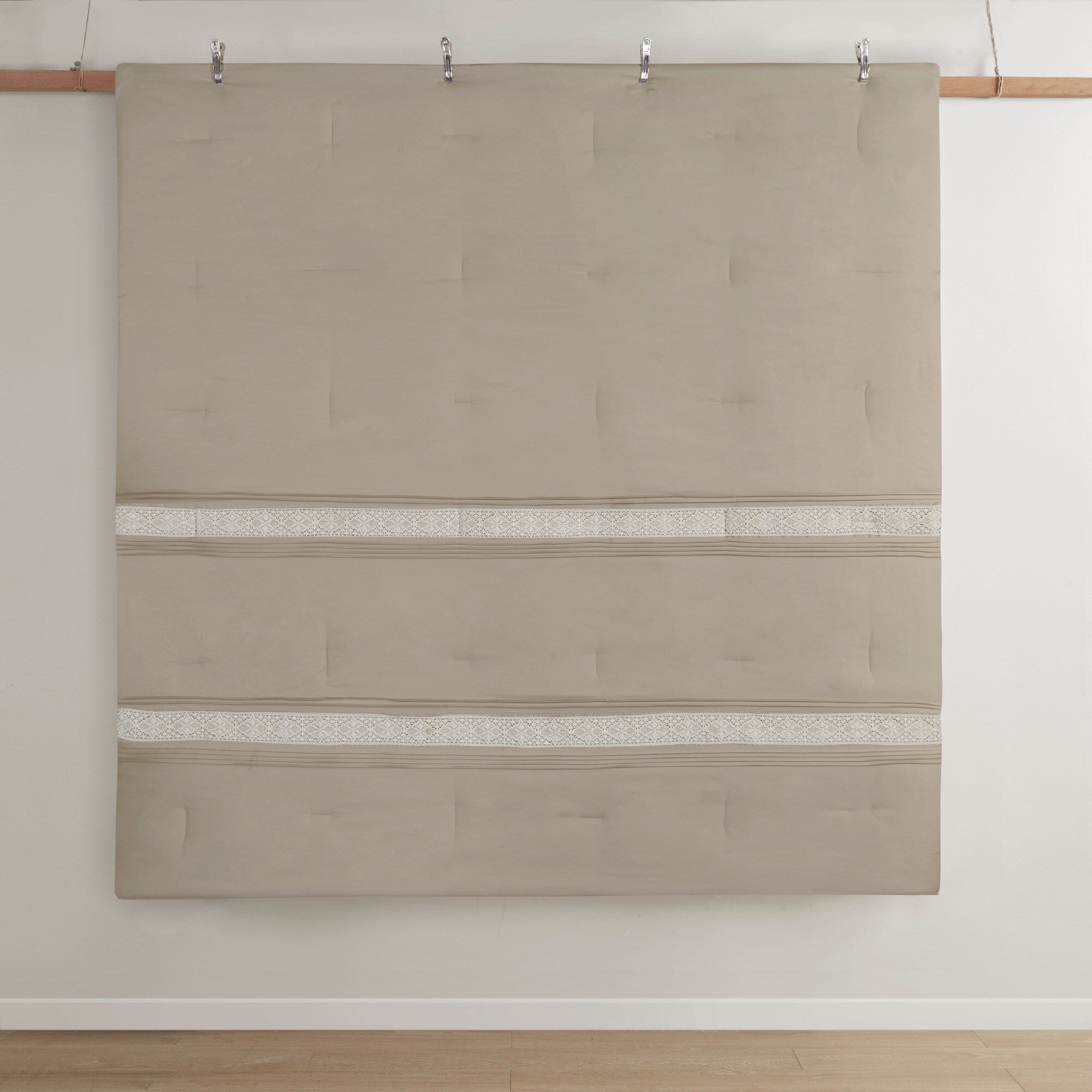 Madison Park Marla Ensemble de couette 7 pièces avec bordure en dentelle et coussins décoratifs