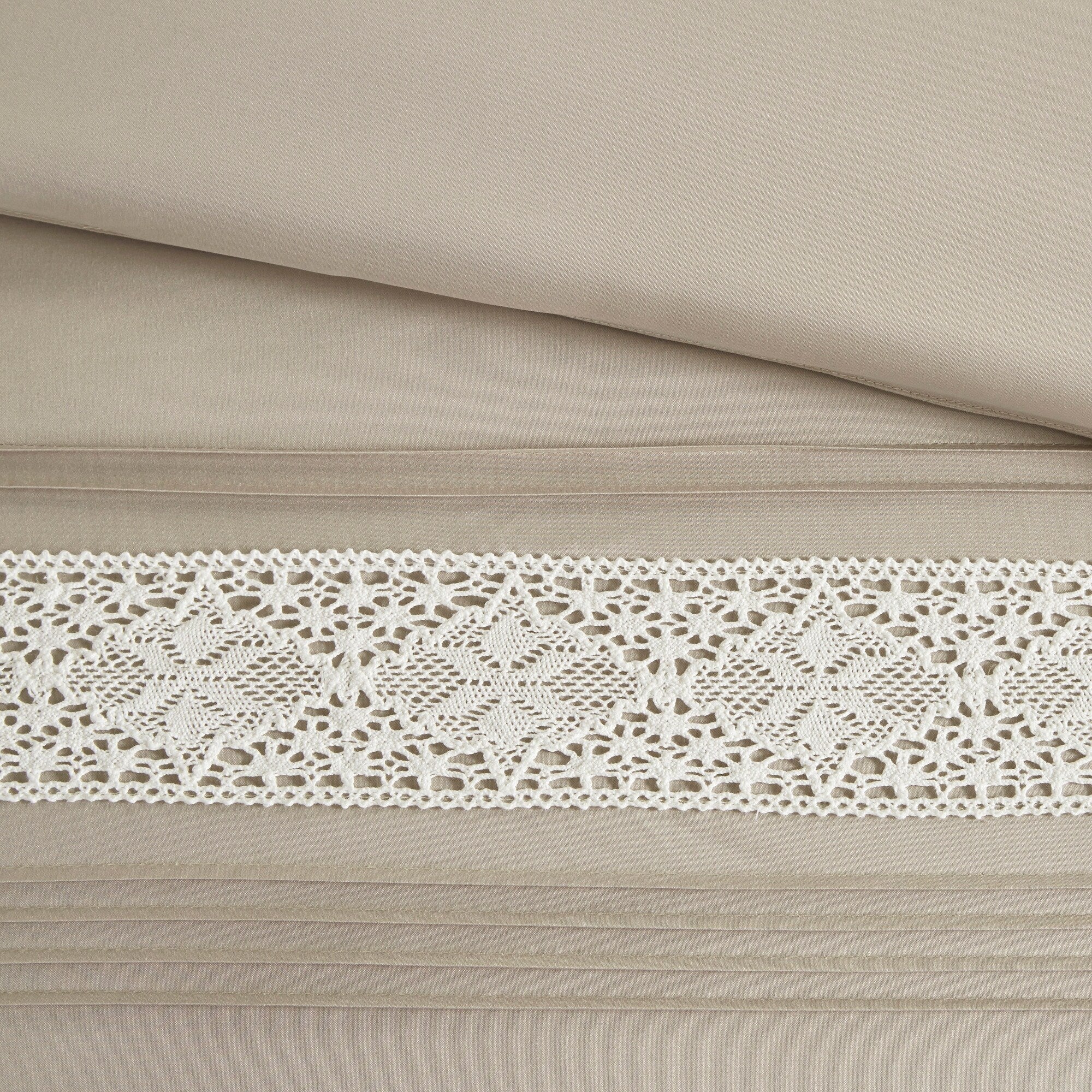 Madison Park Marla Ensemble de couette 7 pièces avec bordure en dentelle et coussins décoratifs
