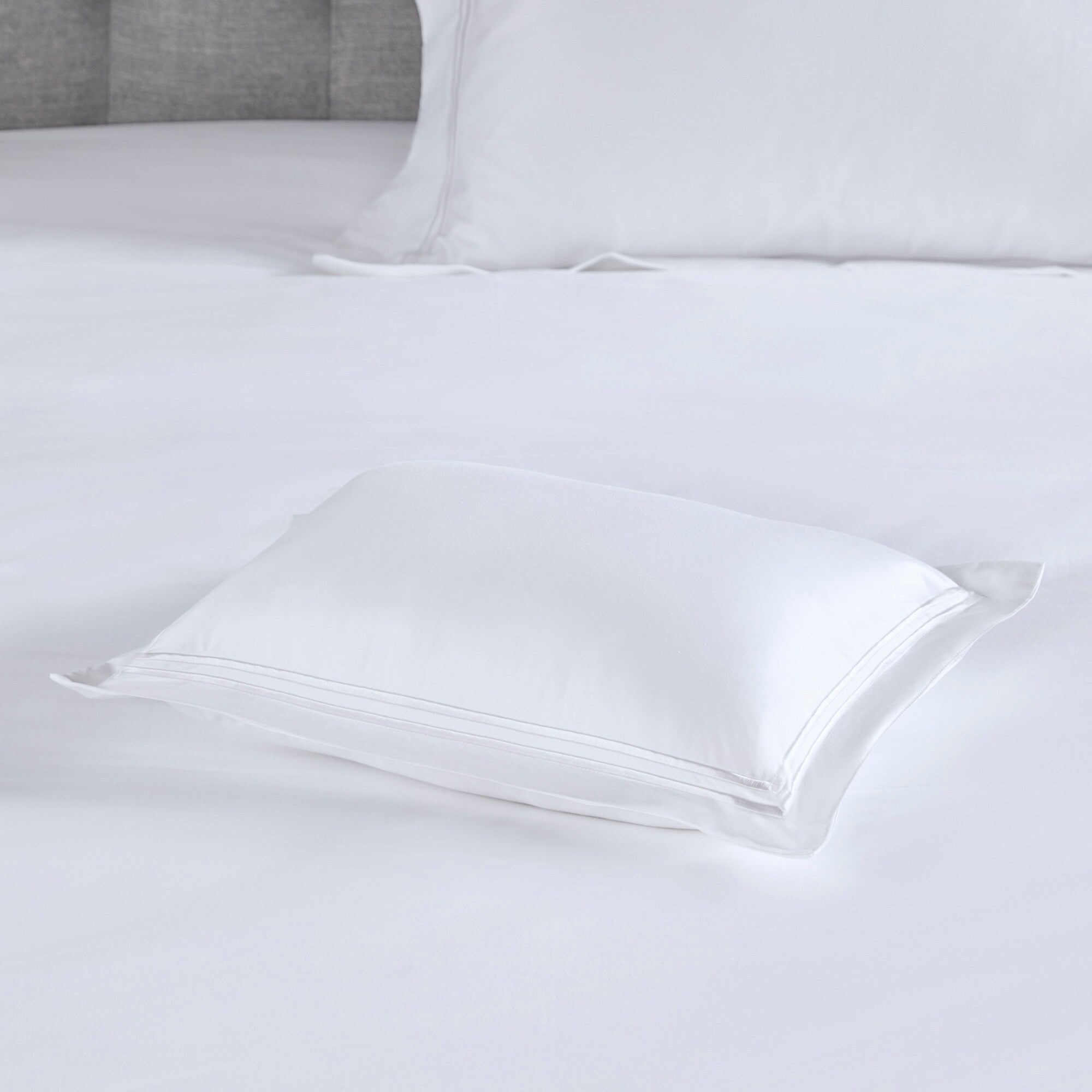 Parure de lit Madison Park Signature 500 fils au pouce carré, 100 % satin de coton brodé, collection de luxe