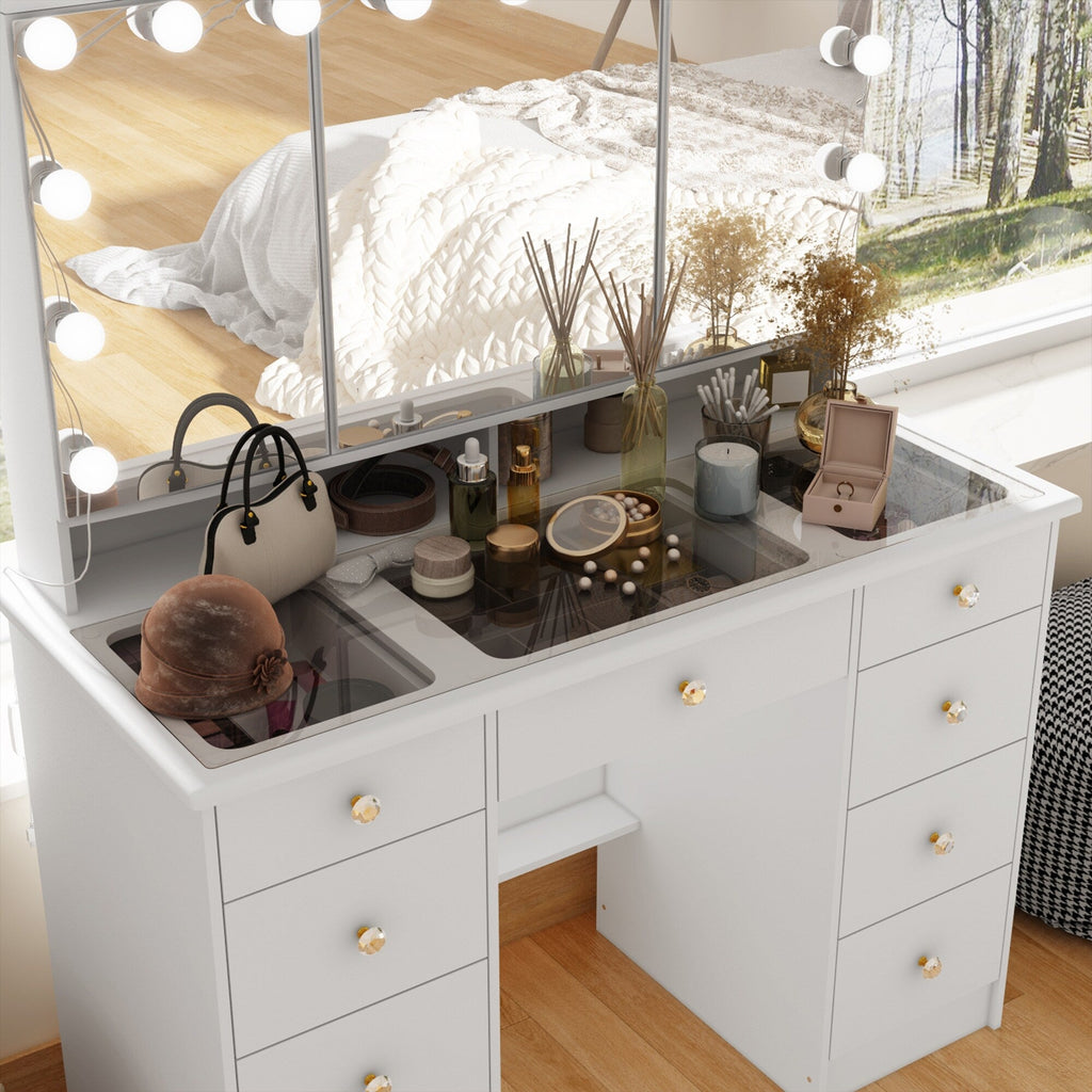 Coiffeuse avec miroir à trois volets et éclairage certifié, plateau en verre
