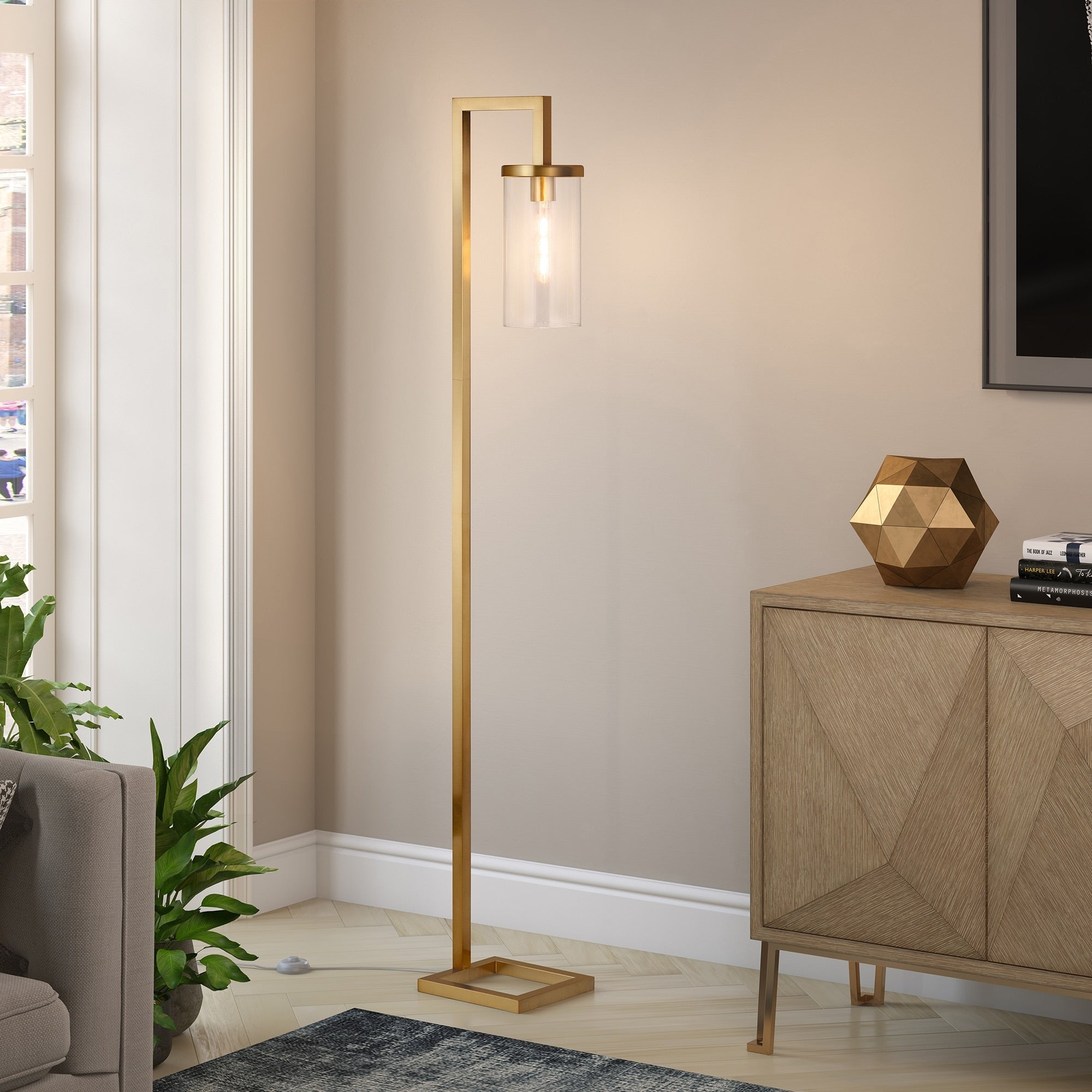 Lampadaire haut Malva 67,75 avec abat-jour en verre - 11 pouces de large