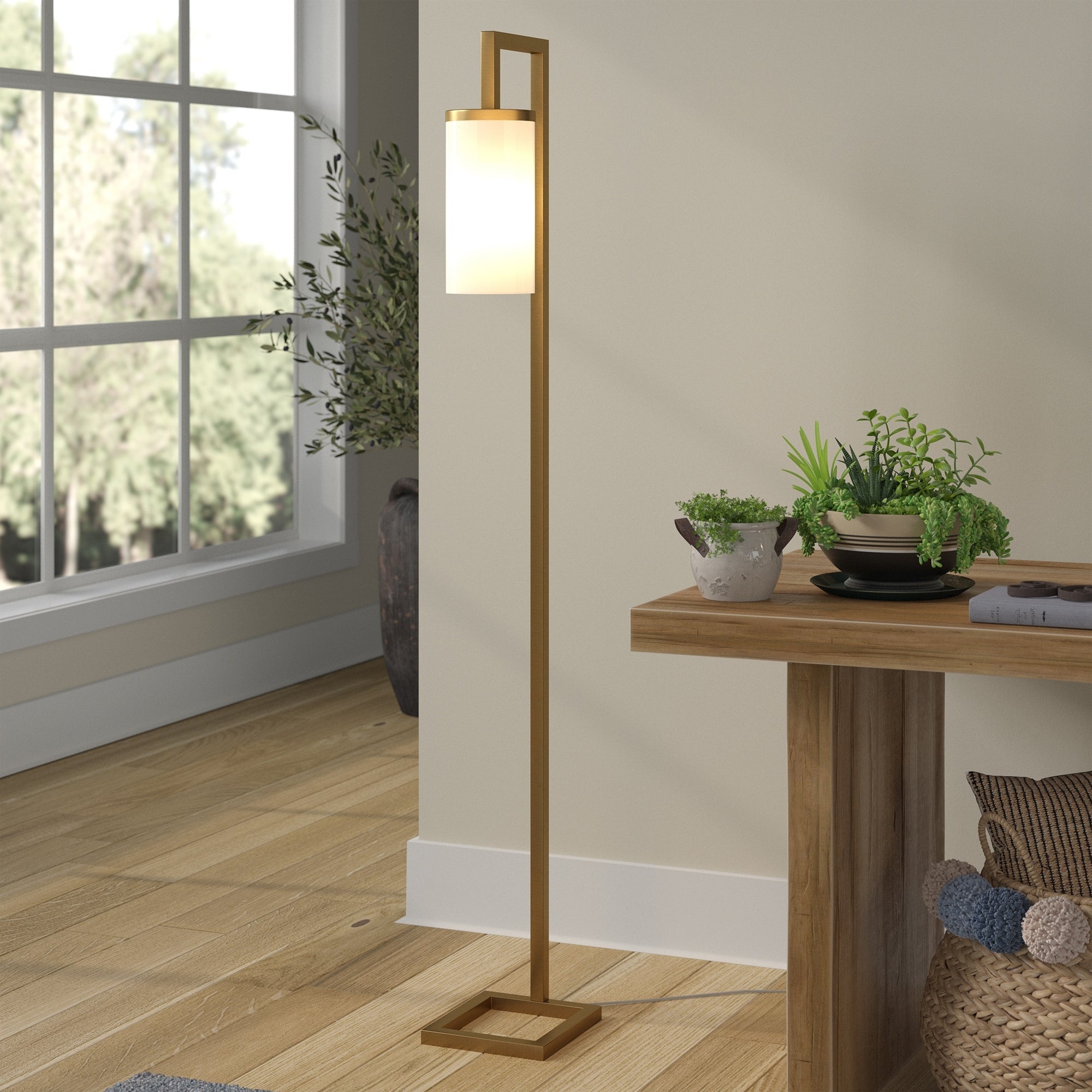 Lampadaire haut Malva 67,75 avec abat-jour en verre - 11 pouces de large