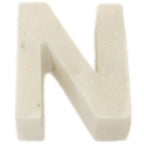 Lettre Helvetica en marbre blanc