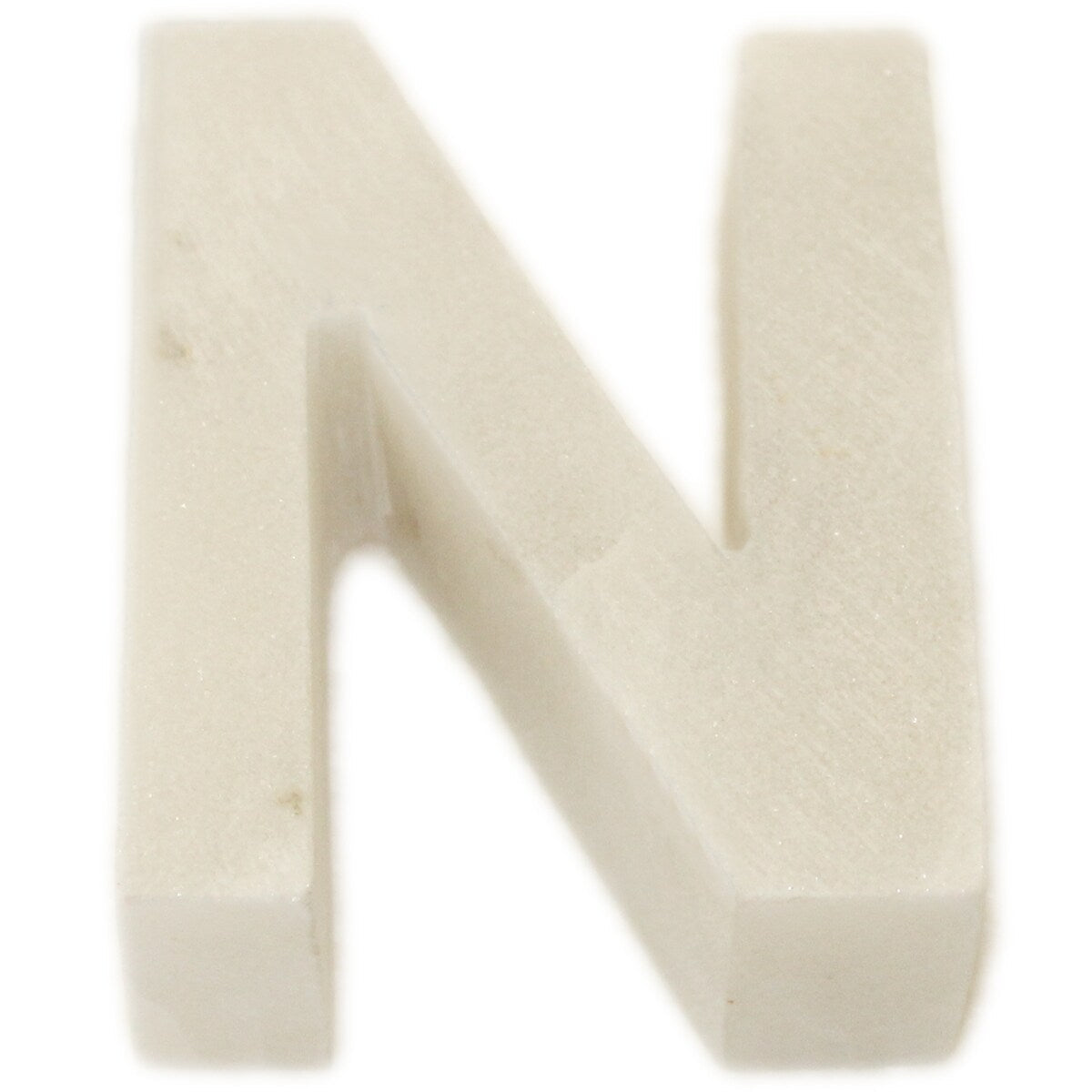 Lettre Helvetica en marbre blanc