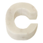 Lettre Helvetica en marbre blanc