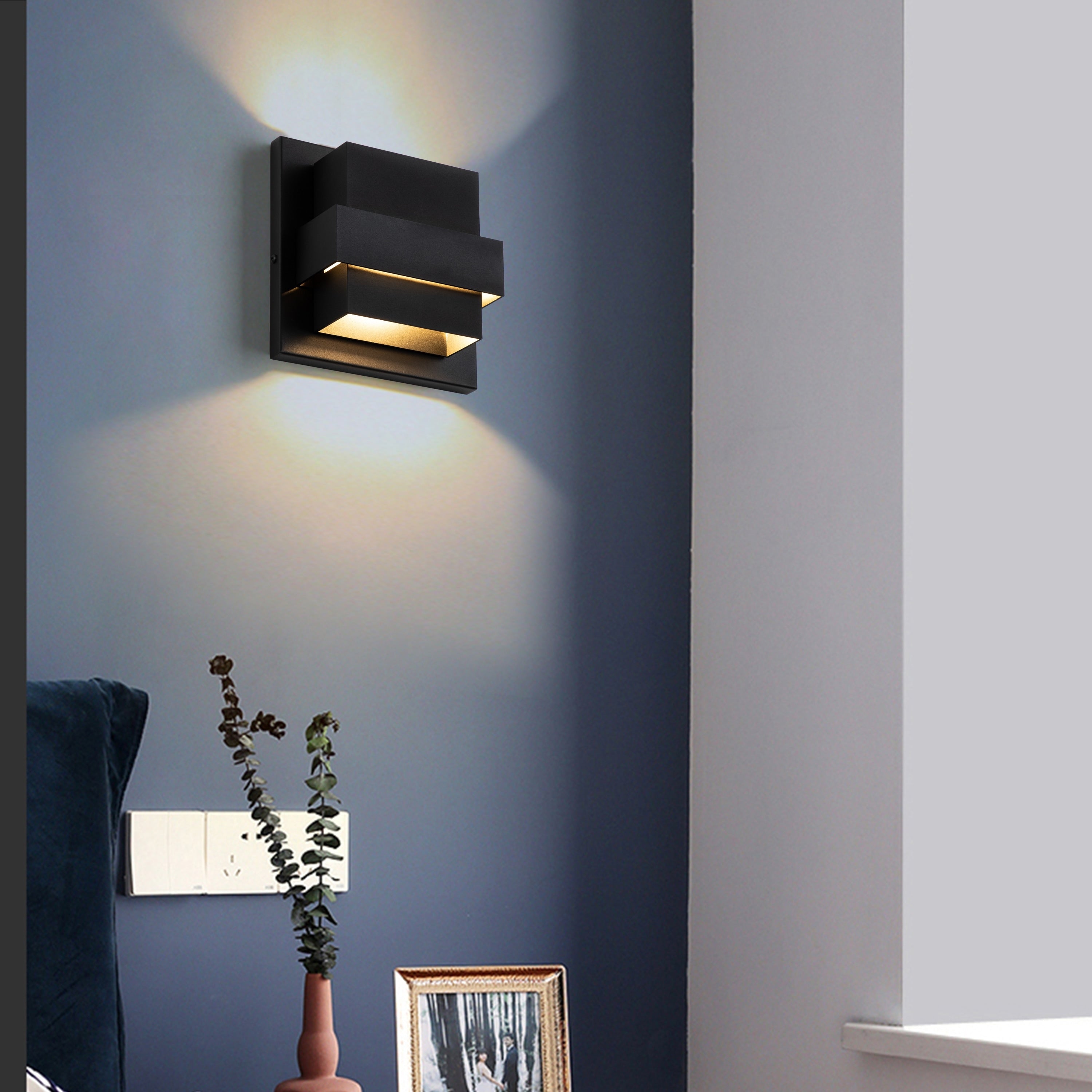 Applique murale C Cattleya à 1 lumière, LED intégrée, aluminium noir mat – Noir mat