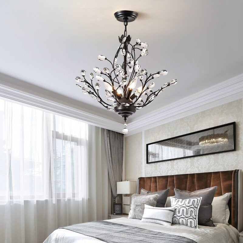 Lustre classique/traditionnel unique à 4 lumières Maxax avec accents en cristal