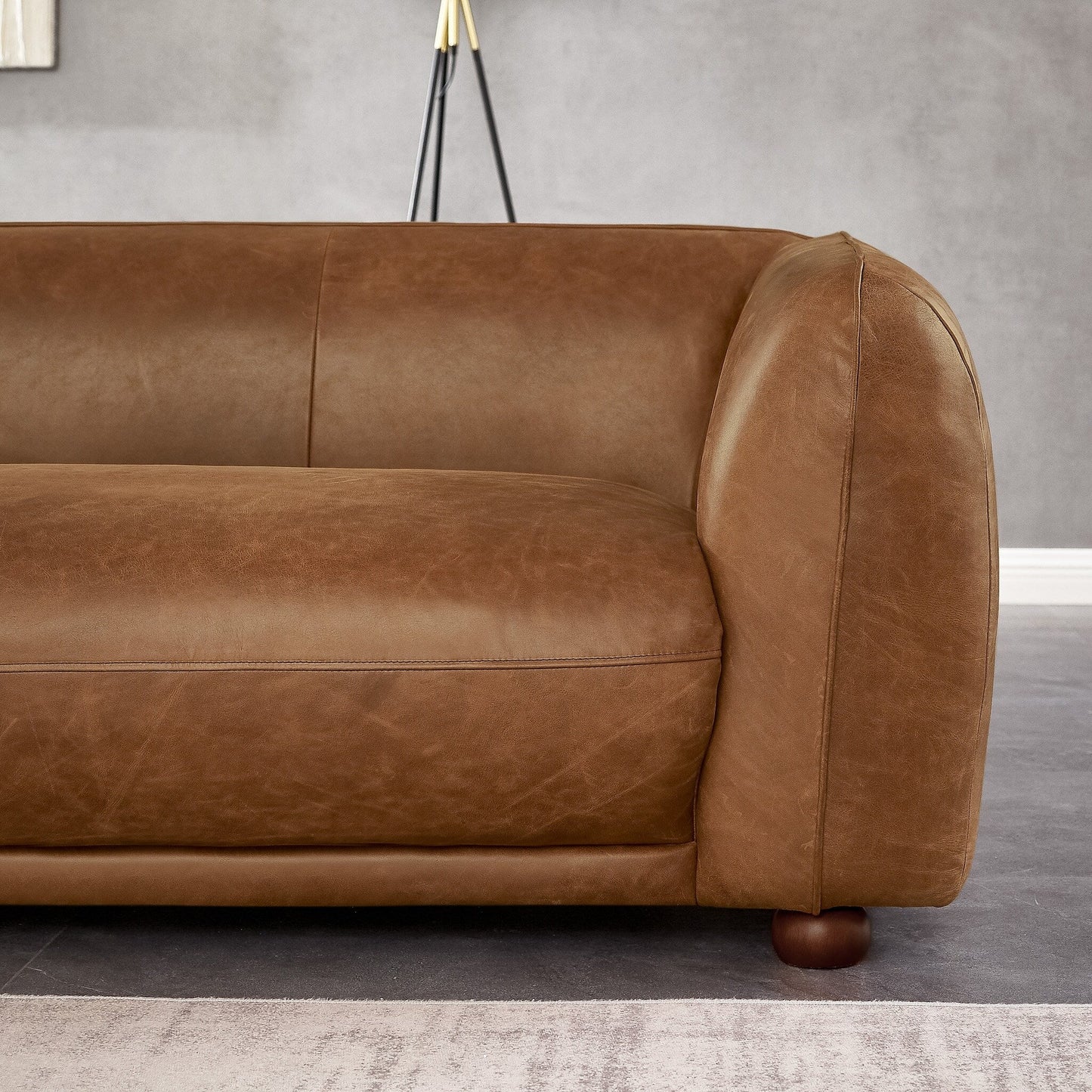 Canapé en cuir italien de luxe Mayla, style Mid-Century Modern