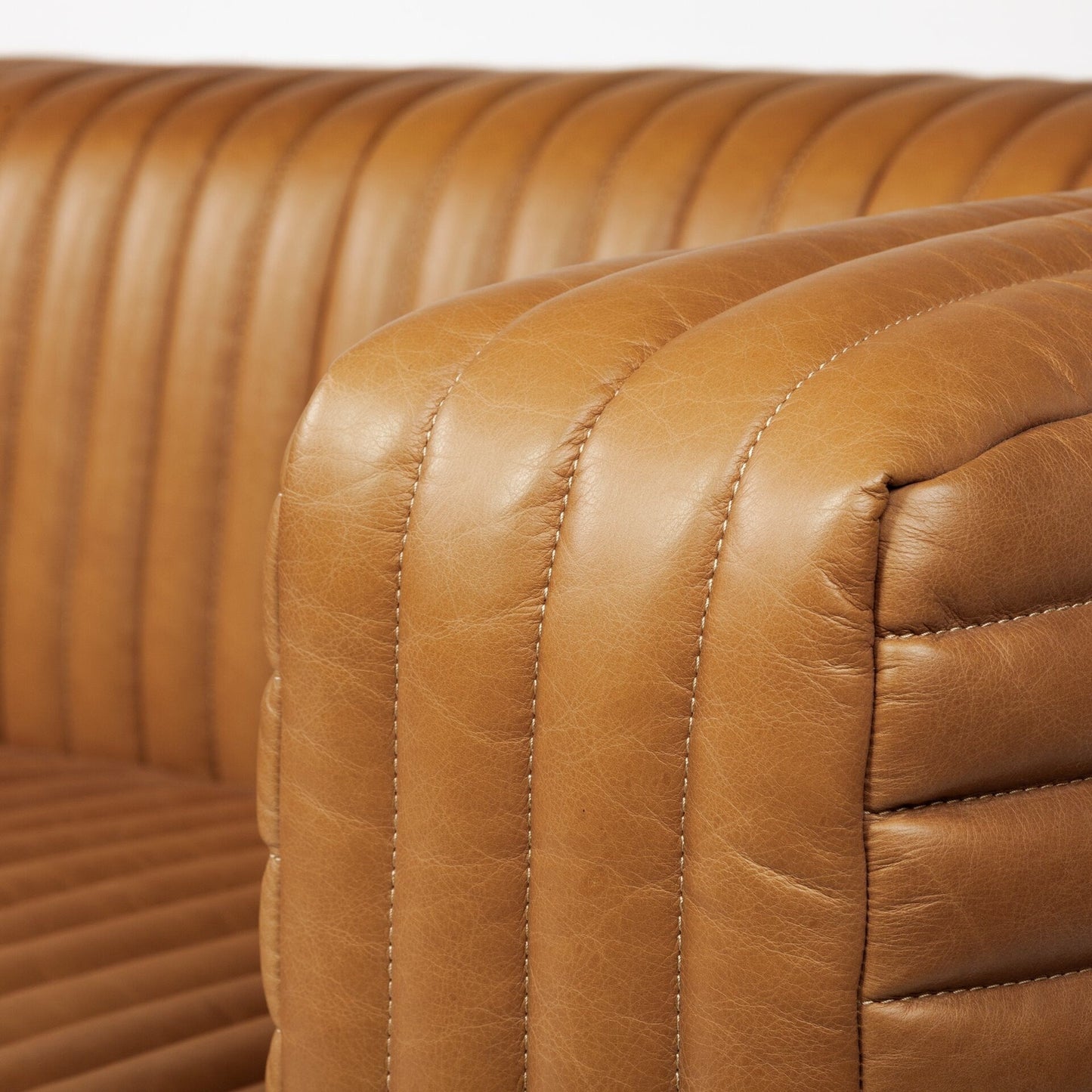 Canapé Ricciardo en cuir véritable cognac - 86,6 L x 38,6 l x 26,4 H