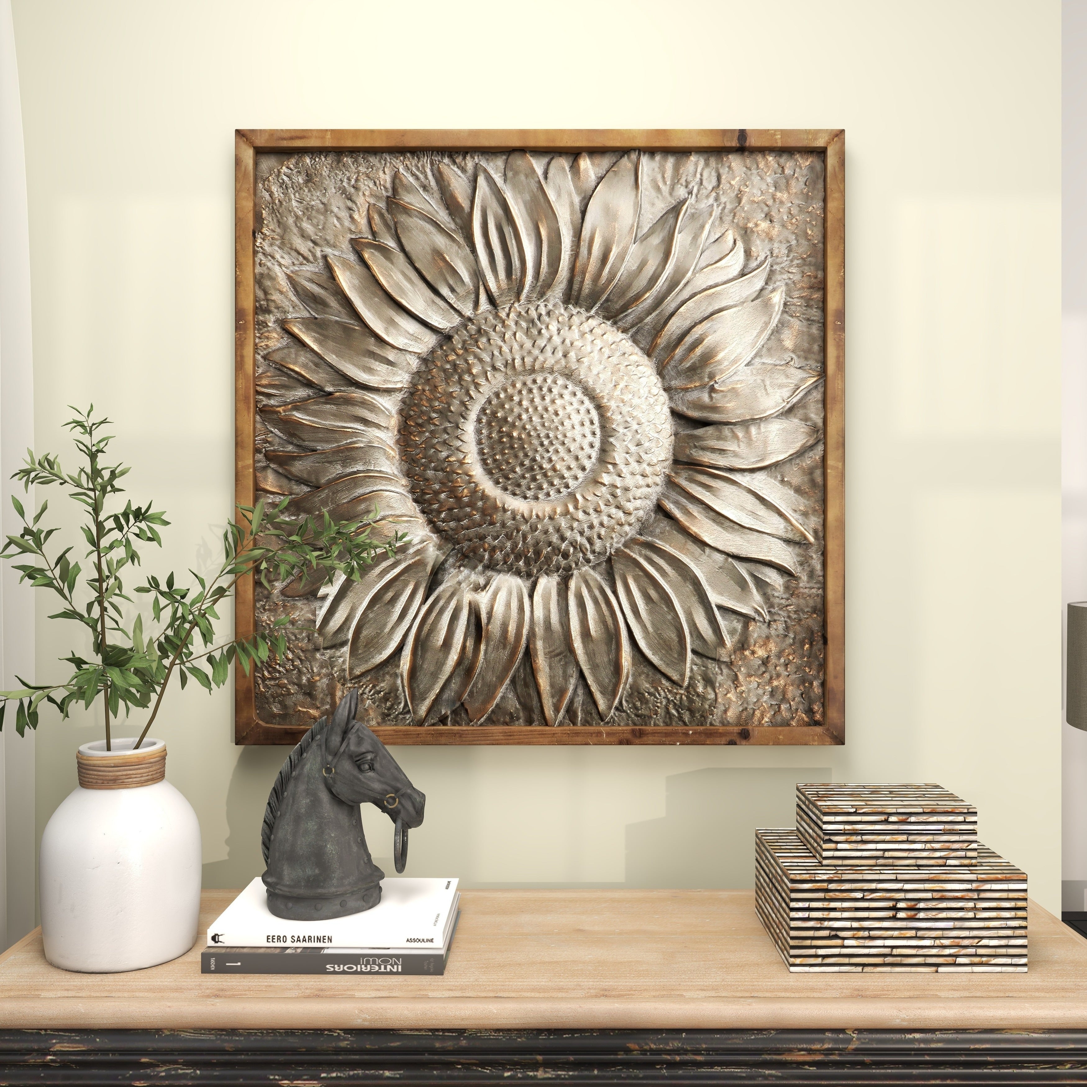 Décoration murale en métal motif tournesol floral avec détails en relief - Gris - Roche River Decor