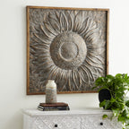 Décoration murale en métal motif tournesol floral avec détails en relief - Gris - Roche River Decor