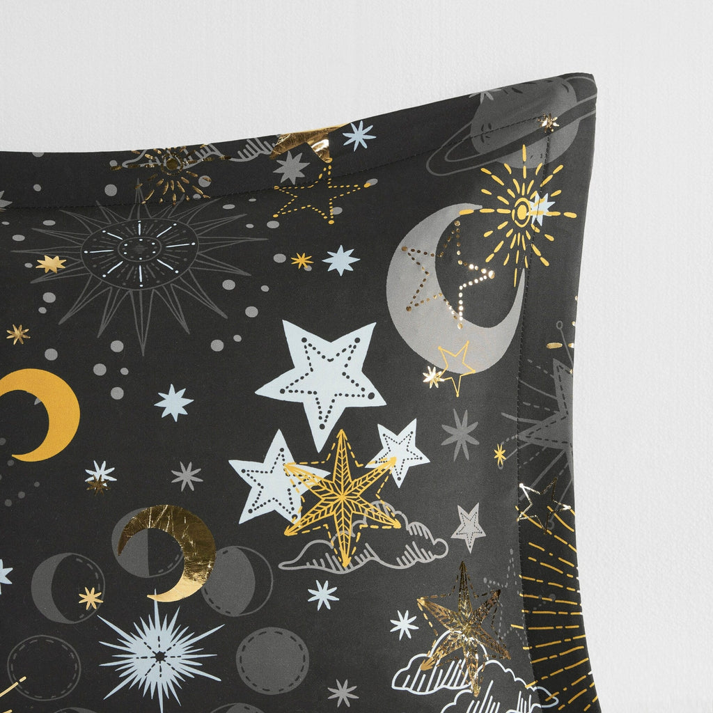 Parure de lit métallique avec coussin décoratif et motif ciel étoilé Ariella pour enfants au design intelligent