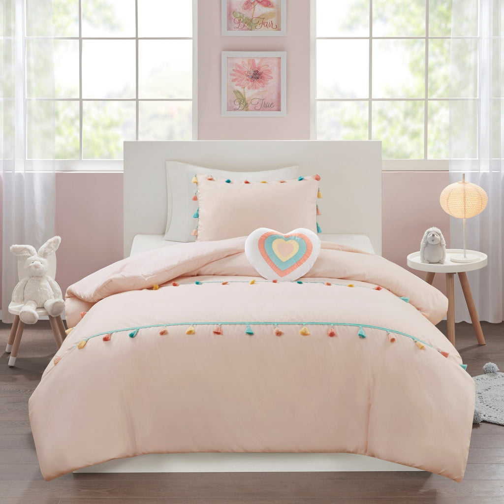 Parure de lit Tanya à pompons et coussin en forme de cœur pour enfants au design intelligent