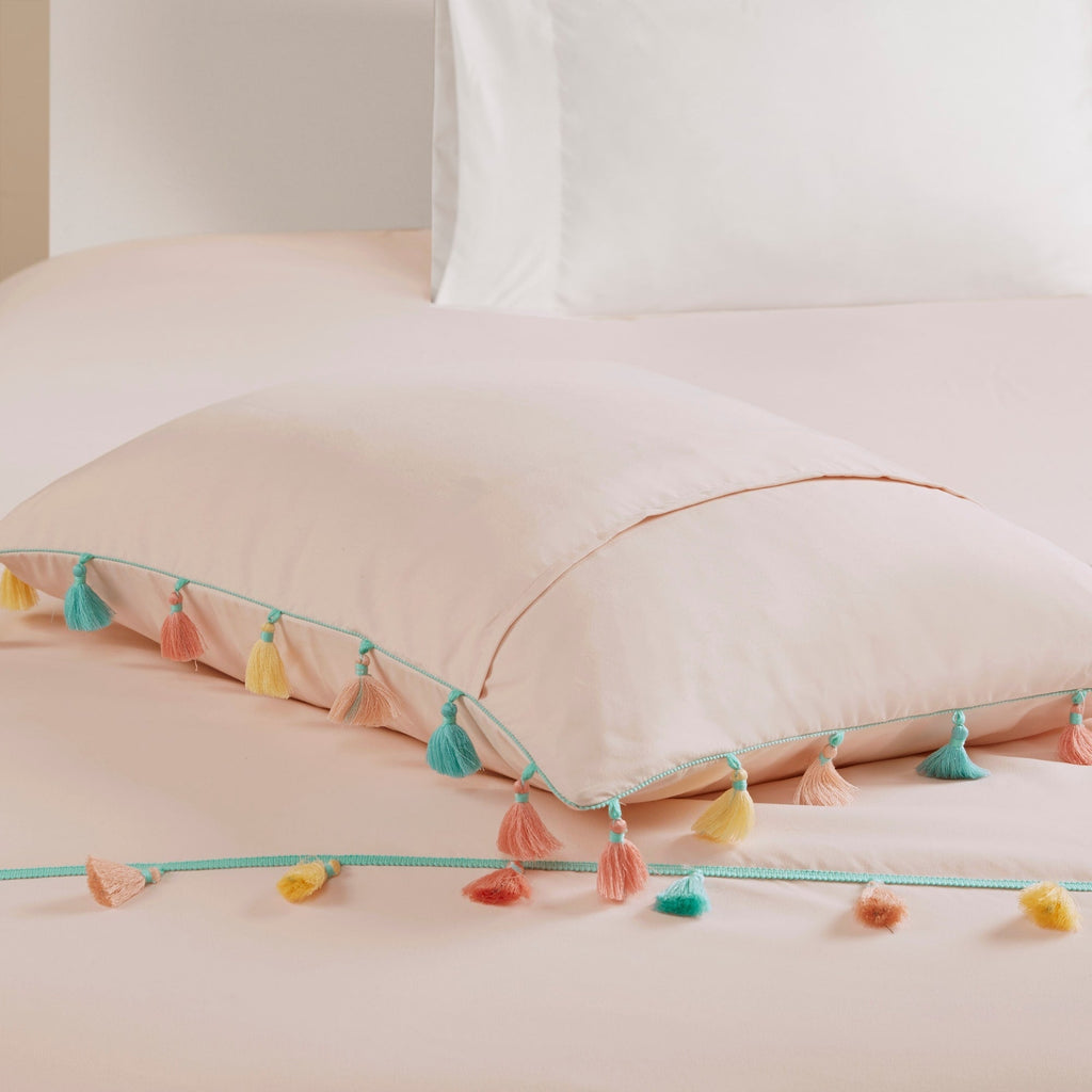 Parure de lit Tanya à pompons et coussin en forme de cœur pour enfants au design intelligent