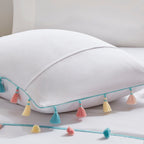 Parure de lit Tanya à pompons et coussin en forme de cœur pour enfants au design intelligent
