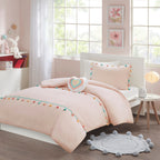 Parure de lit Tanya à pompons et coussin en forme de cœur pour enfants au design intelligent
