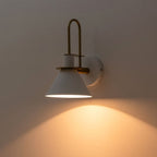 Applique murale conique moderne du milieu du siècle à 1 ampoule - Lampe de chambre 7 pouces