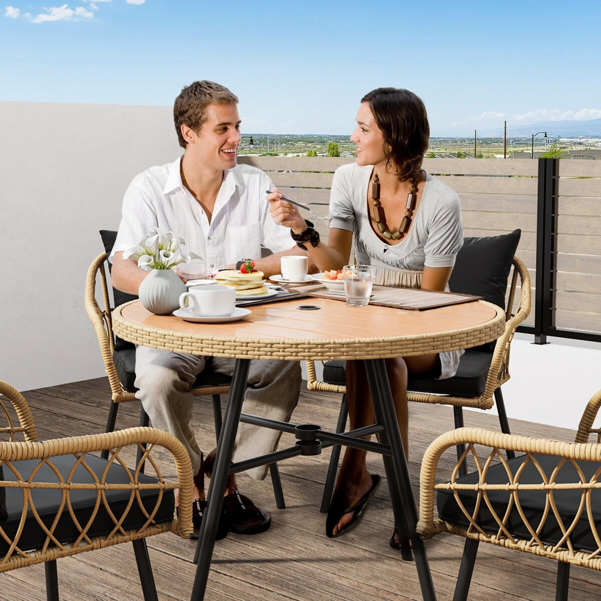 Ensemble bistrot de patio Moasis pour 4 personnes, ensemble de table à manger en osier