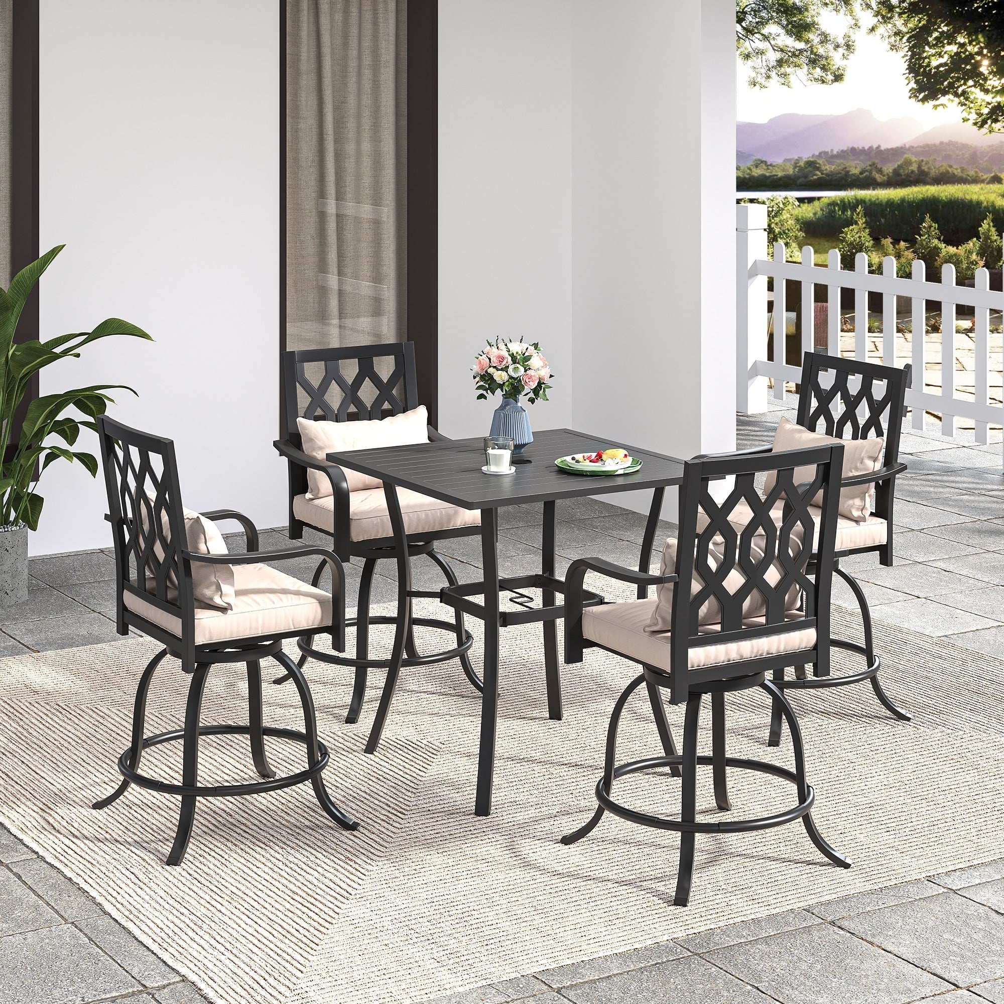 Ensemble de salle à manger d'extérieur pivotant avec chaises coussinées de 29 W et table de patio