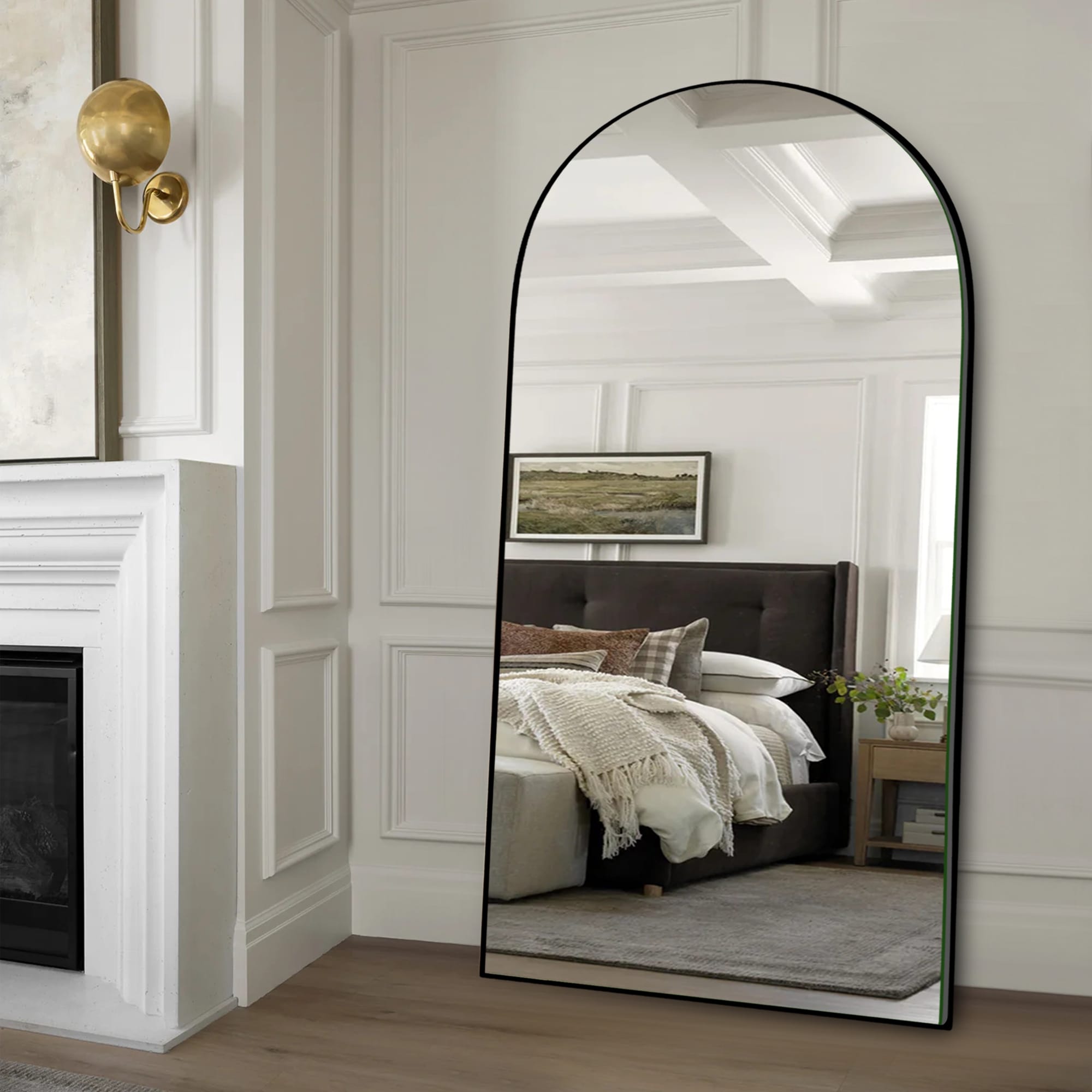 Miroir sur pied en bois moderne et arqué sur toute la longueur