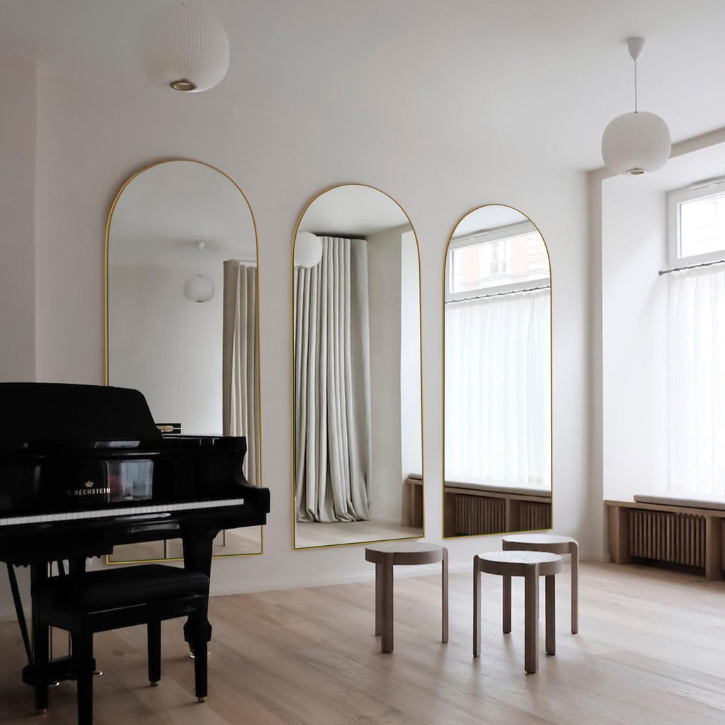 Miroir sur pied en bois moderne et arqué sur toute la longueur